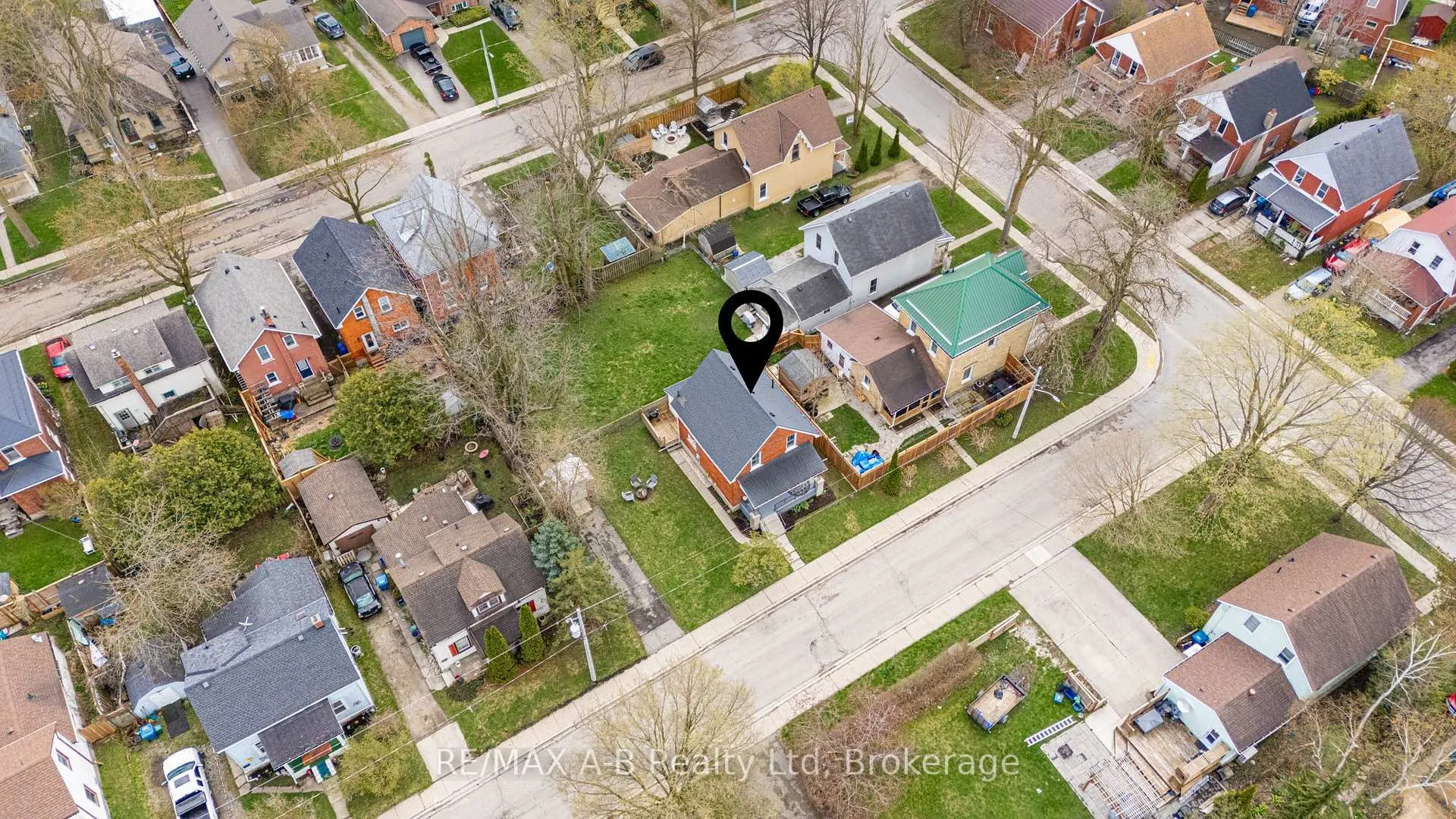 Photo 6 of 11 Brant Street, Stratford — HOMEH