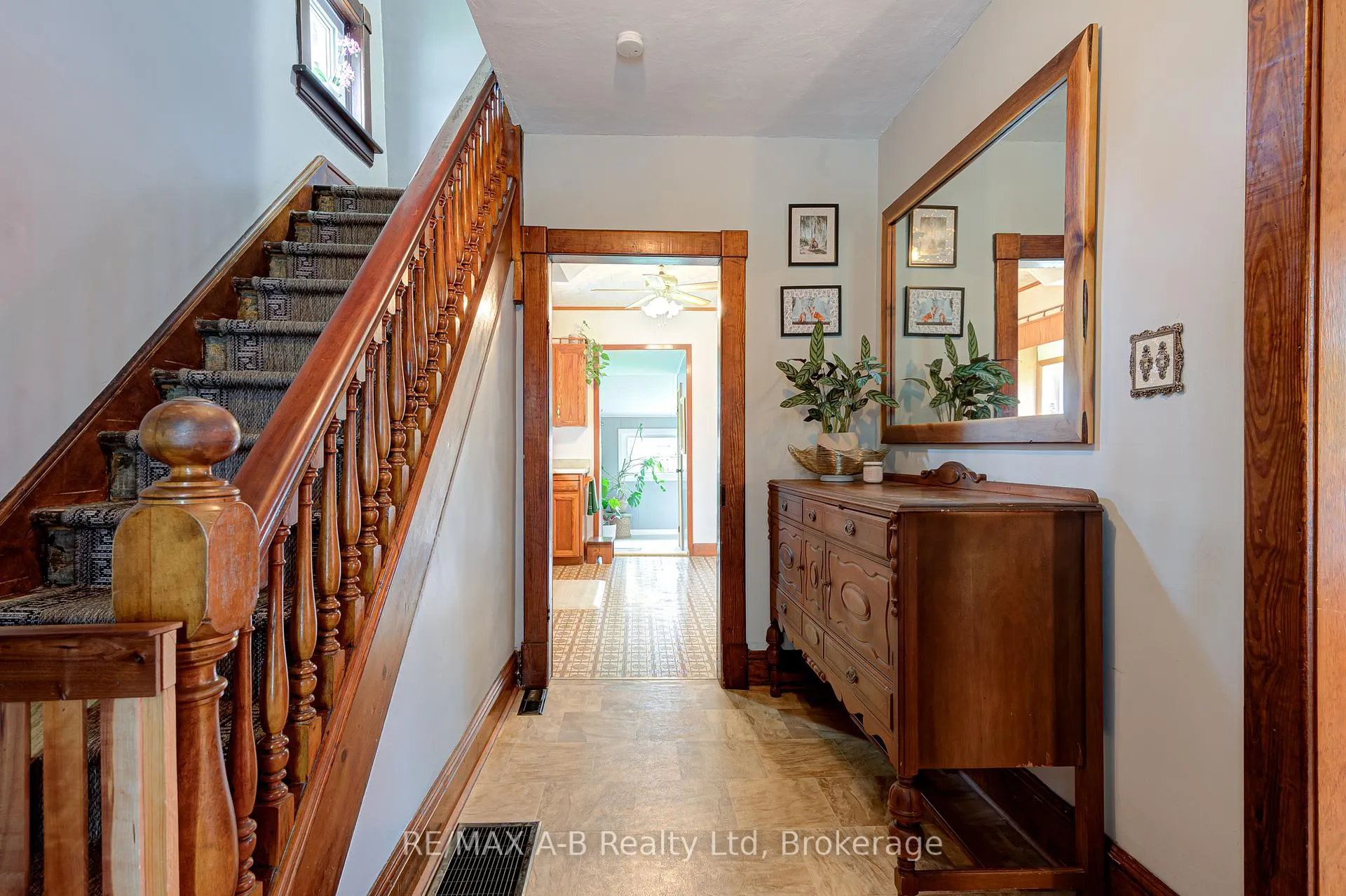 Photo 7 of 11 Brant Street, Stratford — HOMEH