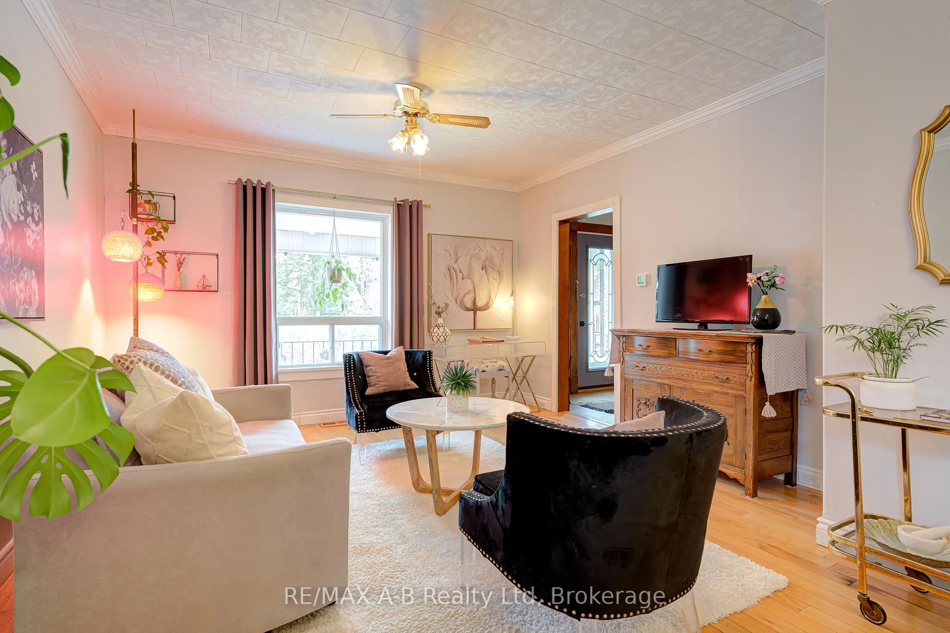 Photo 12 of 11 Brant Street, Stratford — HOMEH