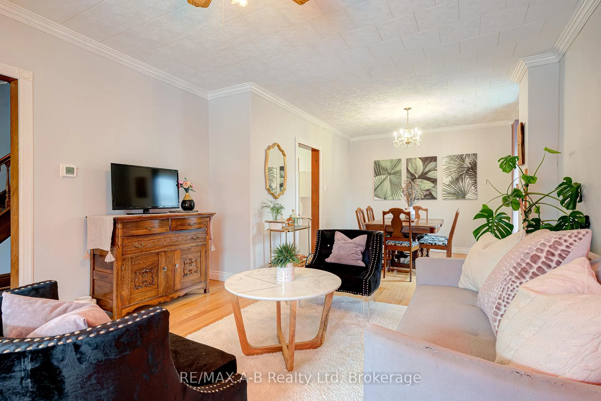 Photo 15 of 11 Brant Street, Stratford — HOMEH