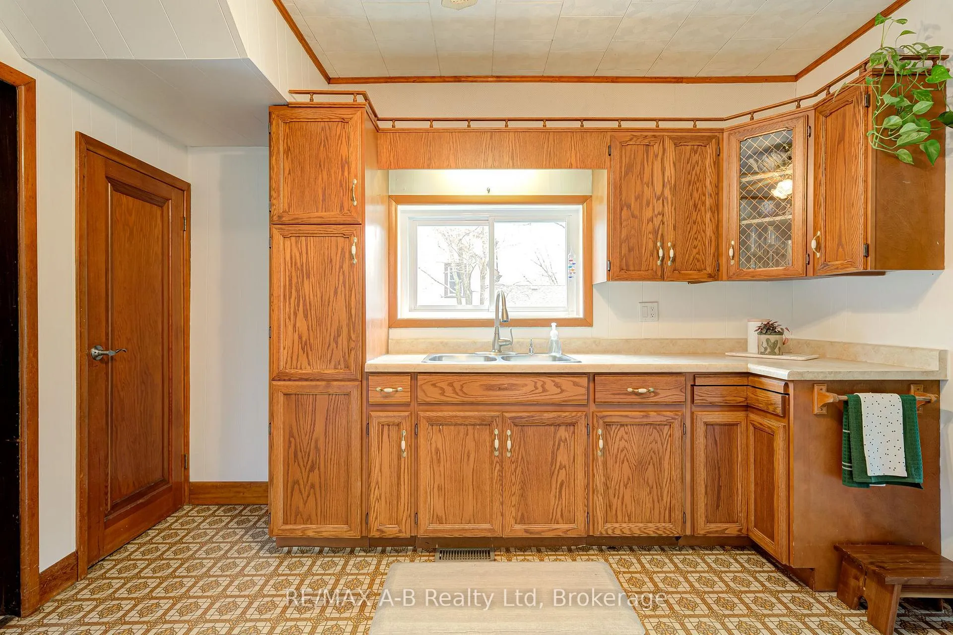 Photo 16 of 11 Brant Street, Stratford — HOMEH