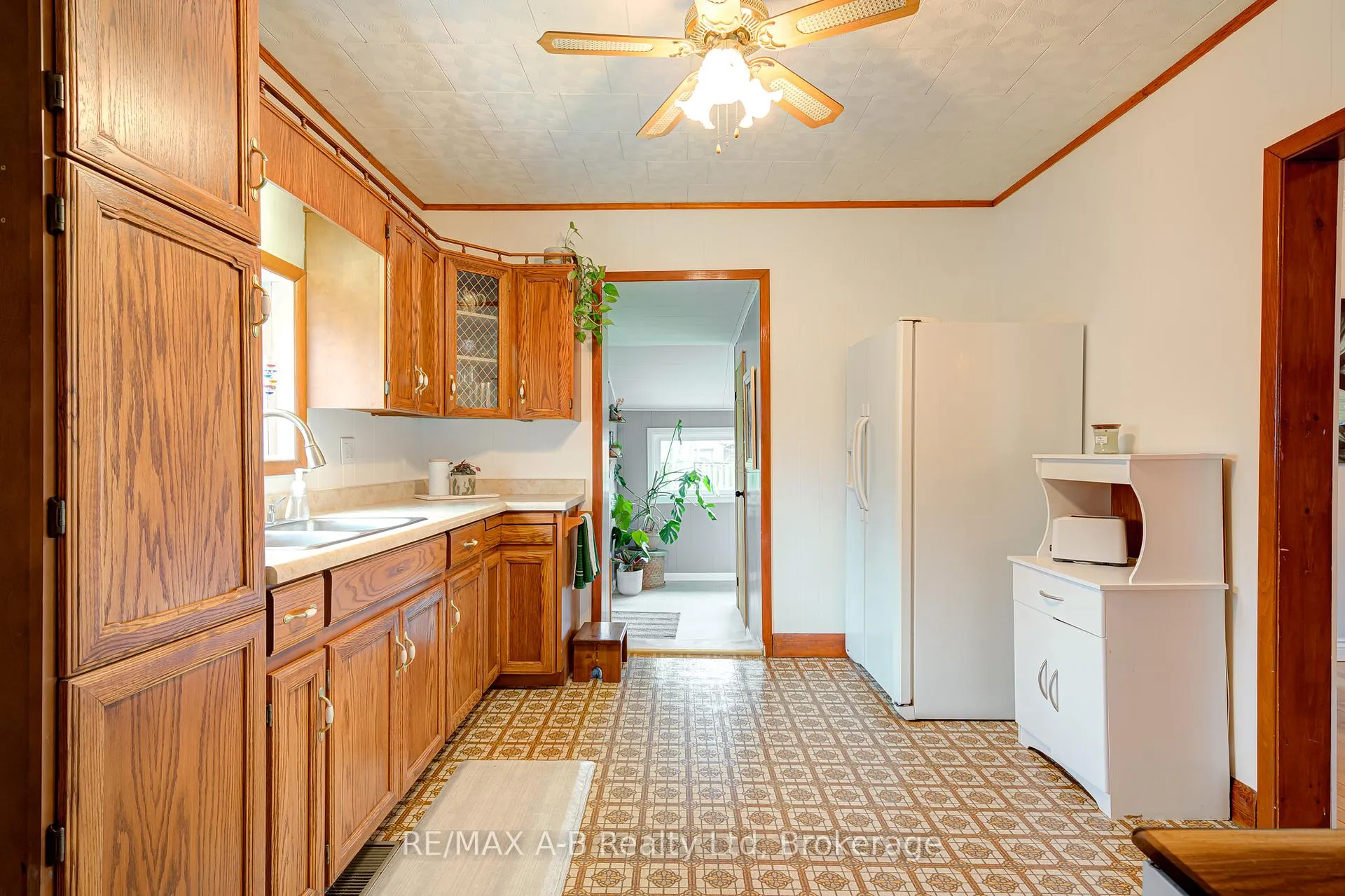 Photo 17 of 11 Brant Street, Stratford — HOMEH