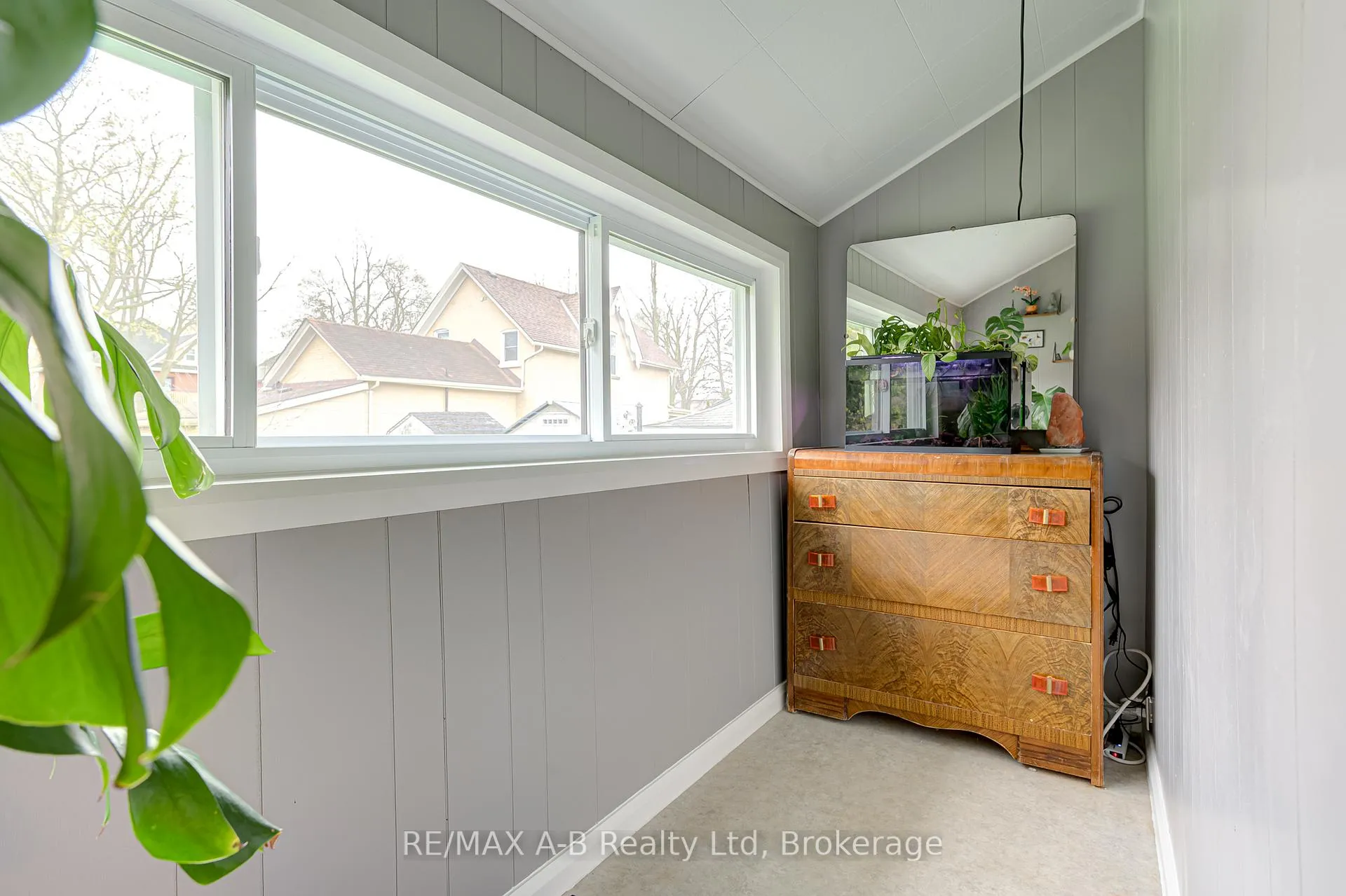 Photo 21 of 11 Brant Street, Stratford — HOMEH
