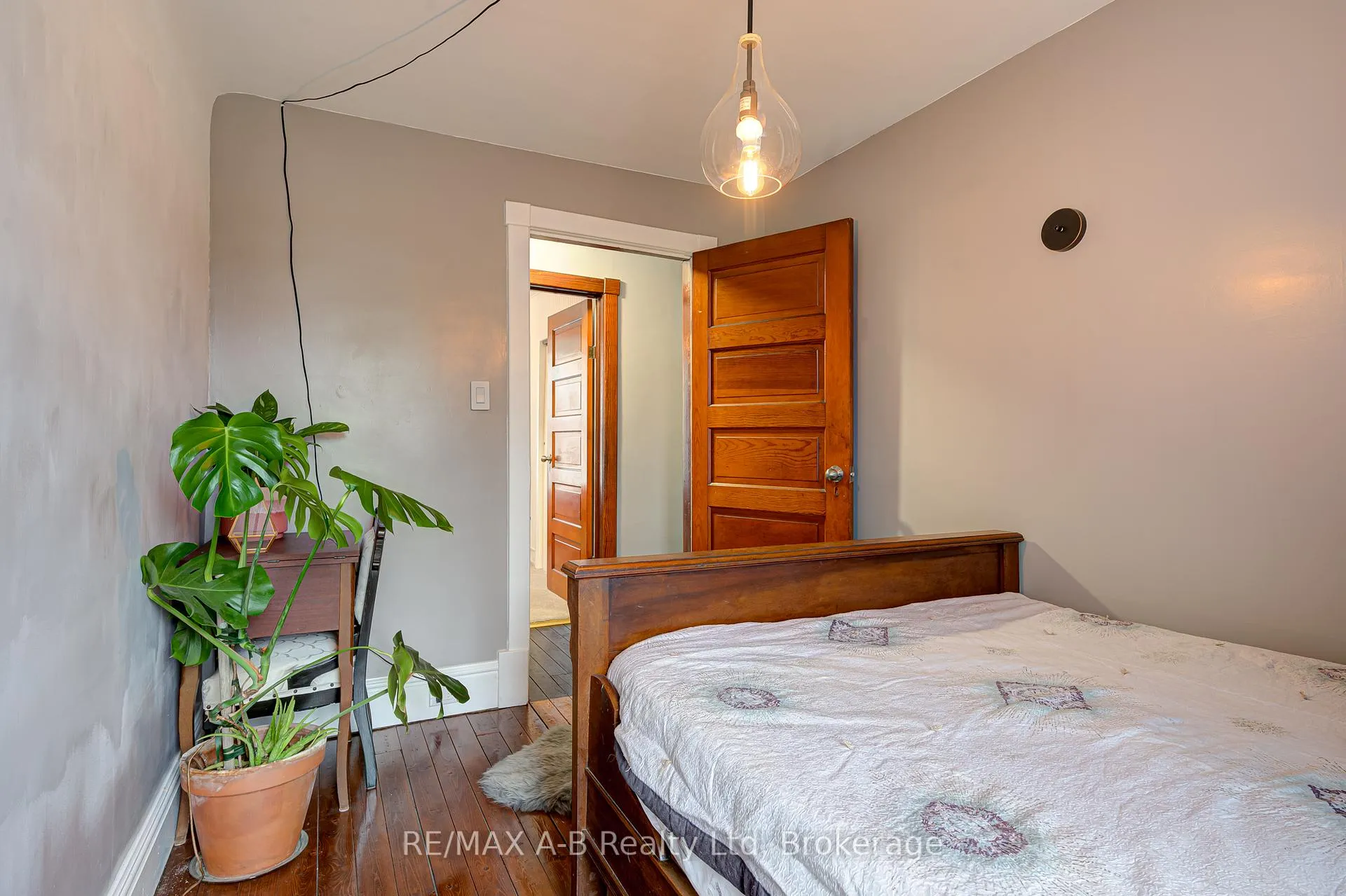 Photo 28 of 11 Brant Street, Stratford — HOMEH