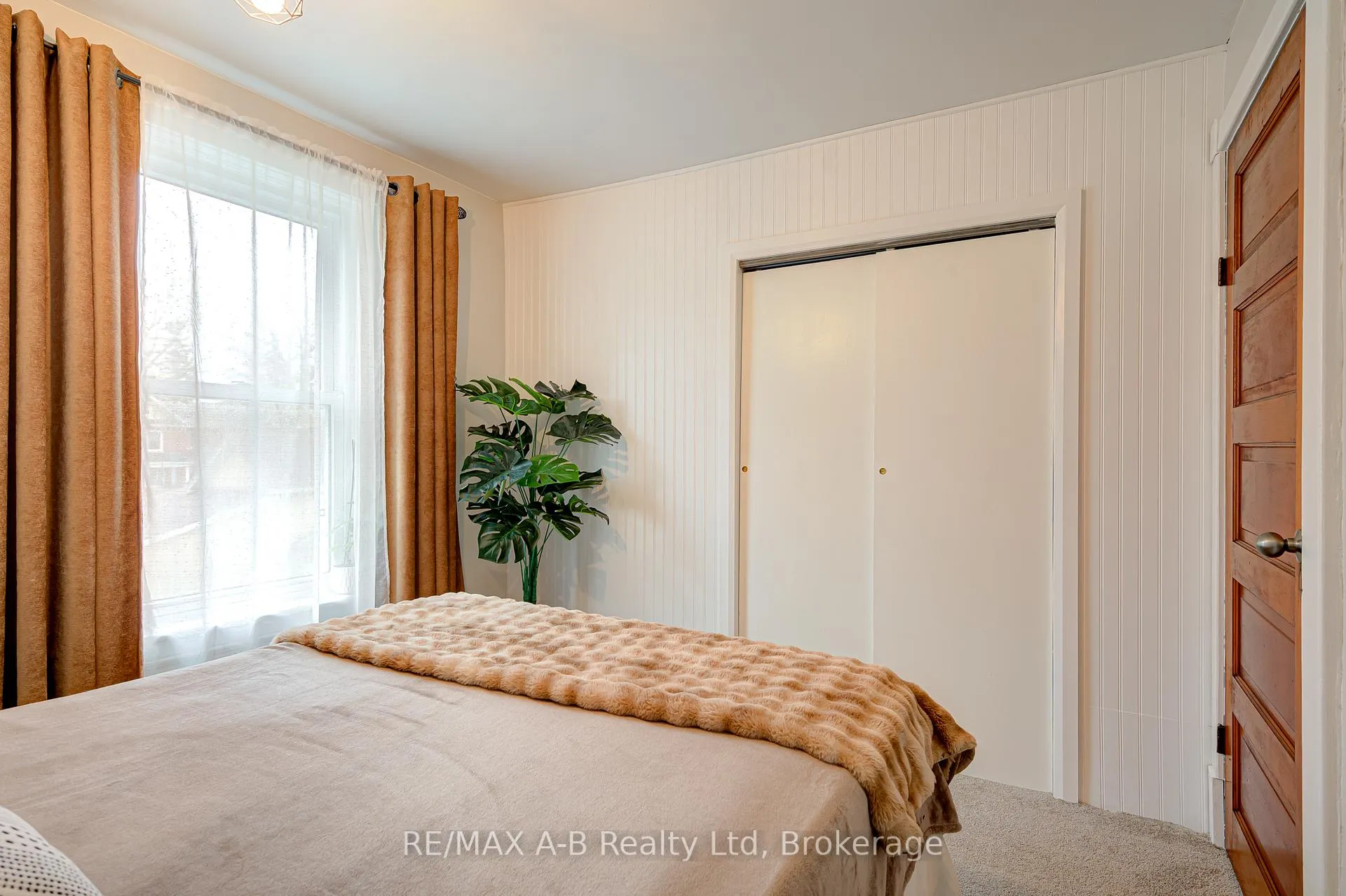 Photo 30 of 11 Brant Street, Stratford — HOMEH