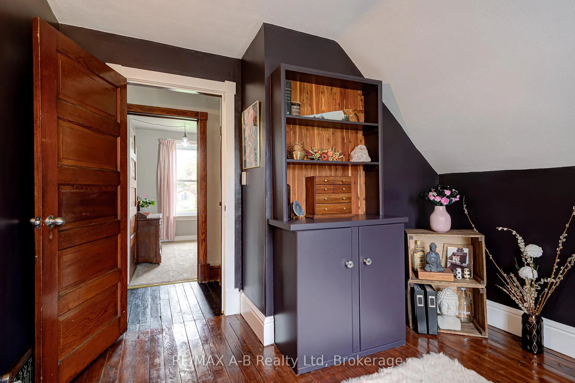 Photo 33 of 11 Brant Street, Stratford — HOMEH