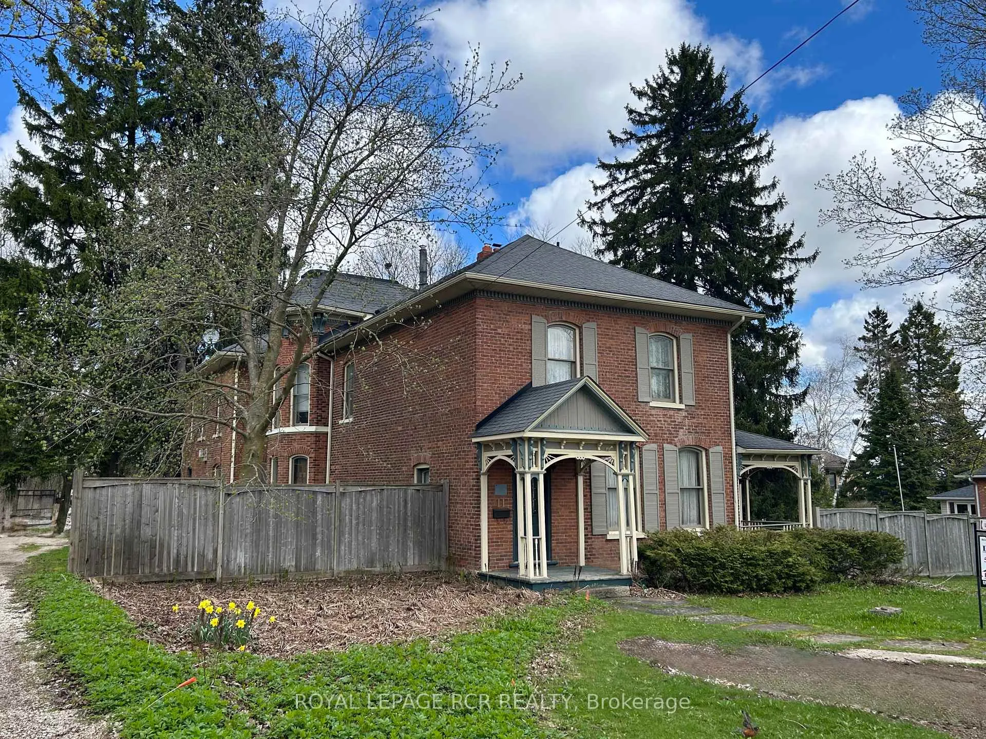 Photo 52 of 11 Third Avenue, Orangeville — HOMEH
