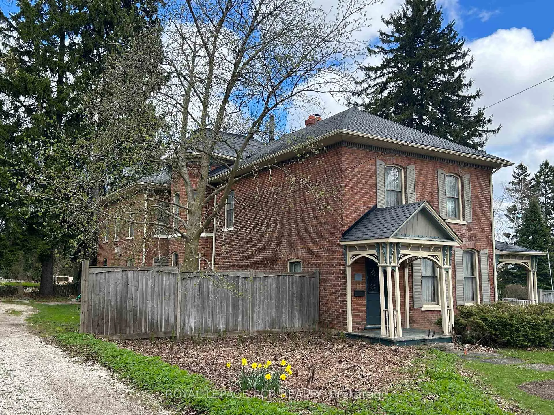 Photo 53 of 11 Third Avenue, Orangeville — HOMEH