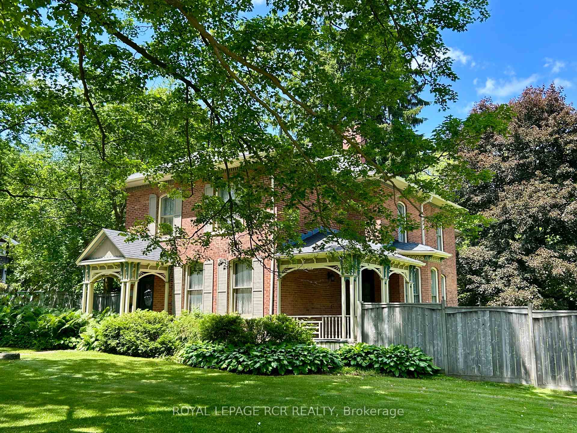 Photo 3 of 11 Third Avenue, Orangeville — HOMEH