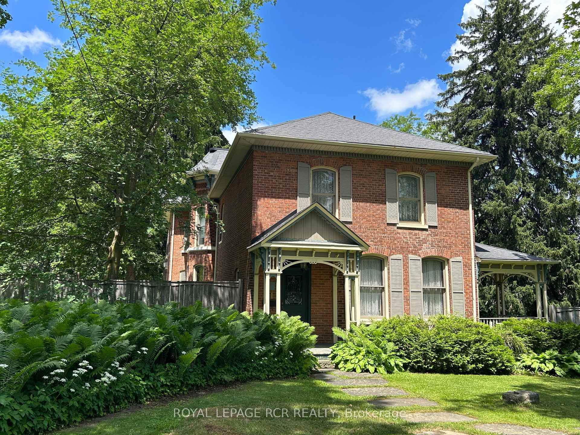 Photo 4 of 11 Third Avenue, Orangeville — HOMEH