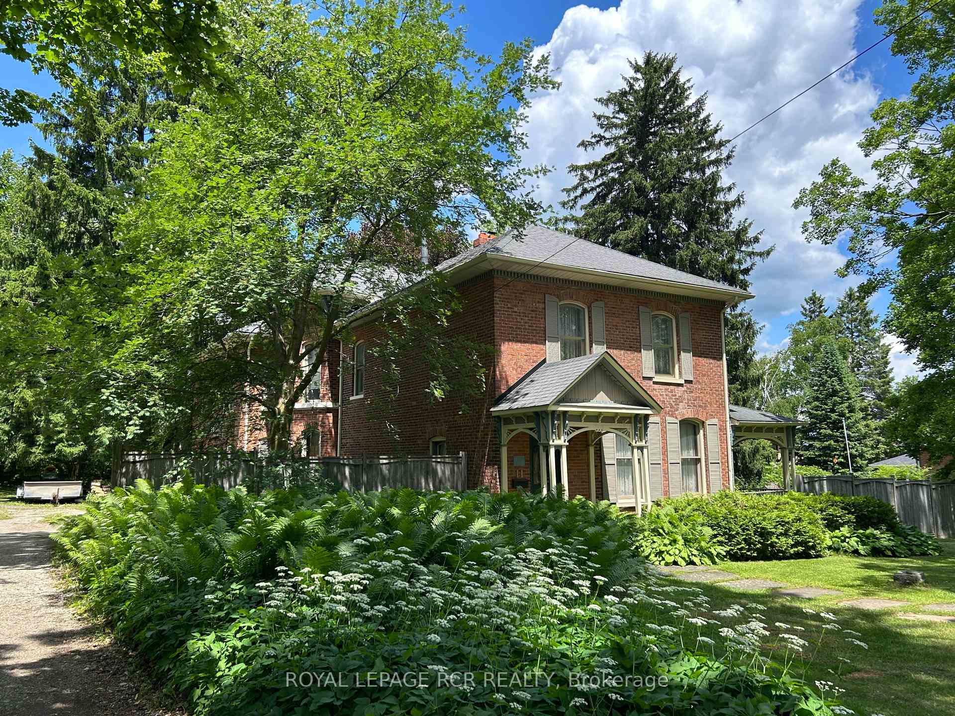 Photo 6 of 11 Third Avenue, Orangeville — HOMEH