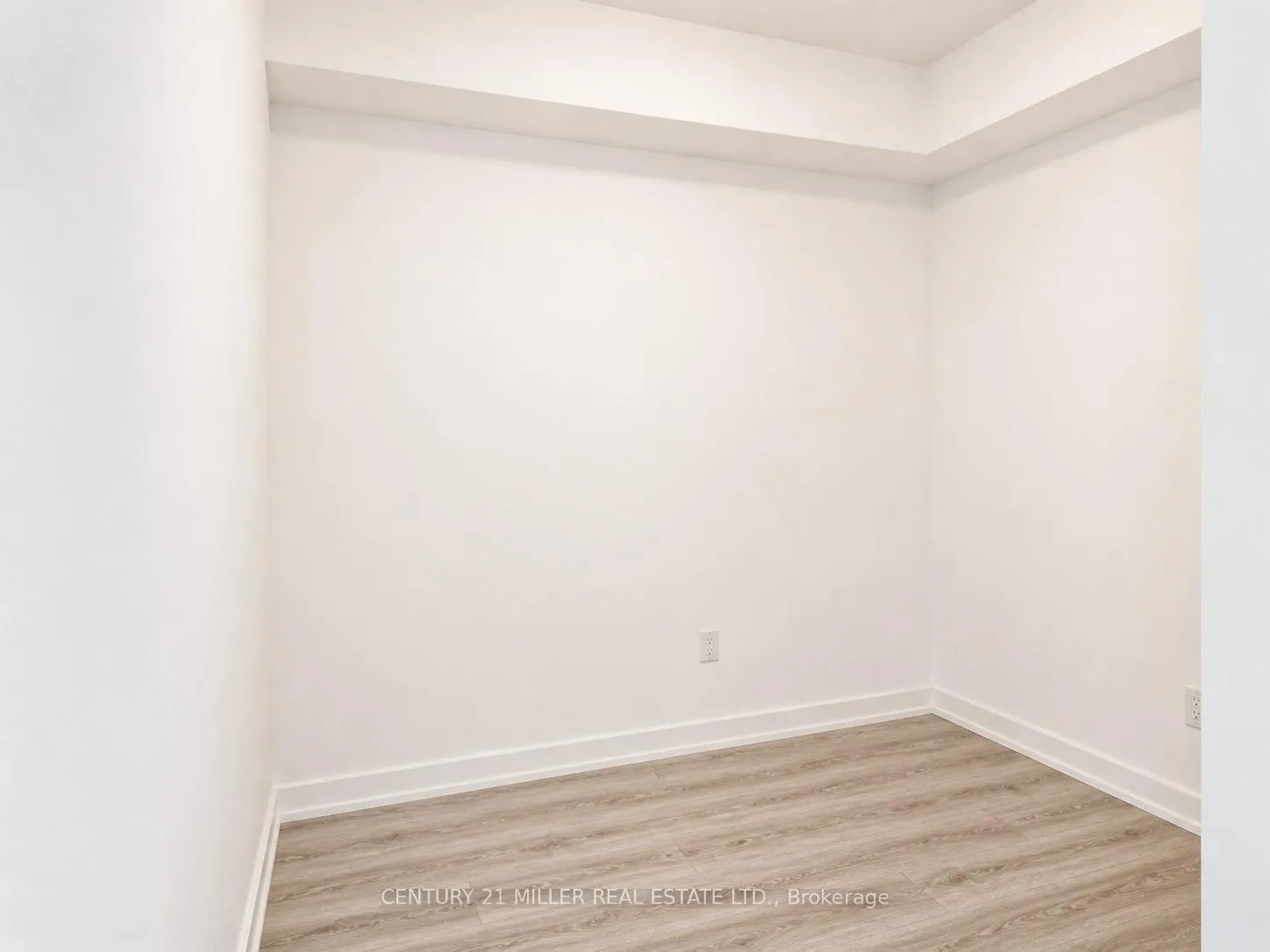 Photo 13 of Unit 718, 2490 Old Bronte Road, Oakville, Westmount — HOMEH