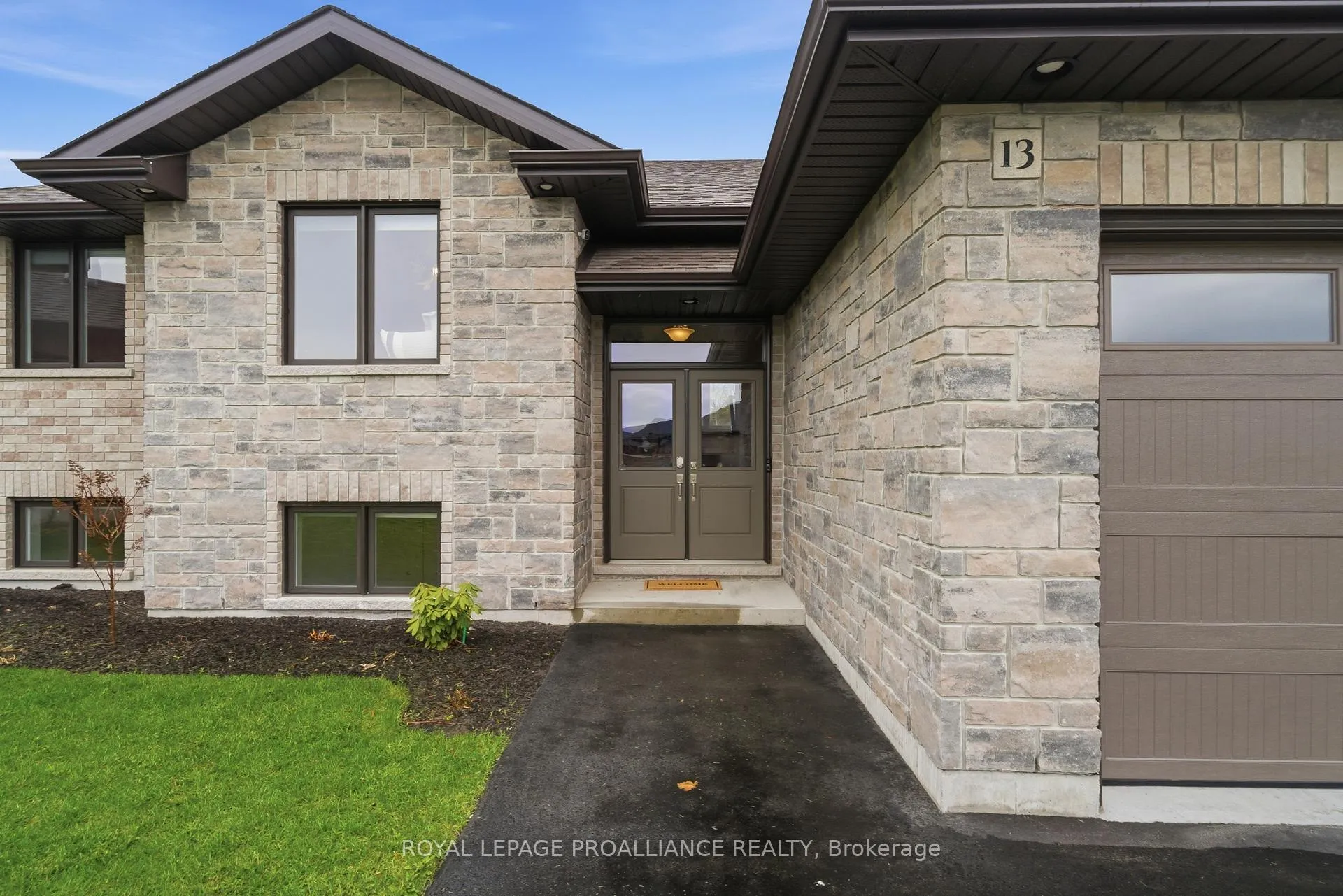 Photo 4 of 13 Cattail Crescent, Quinte West, Murray Ward — HOMEH