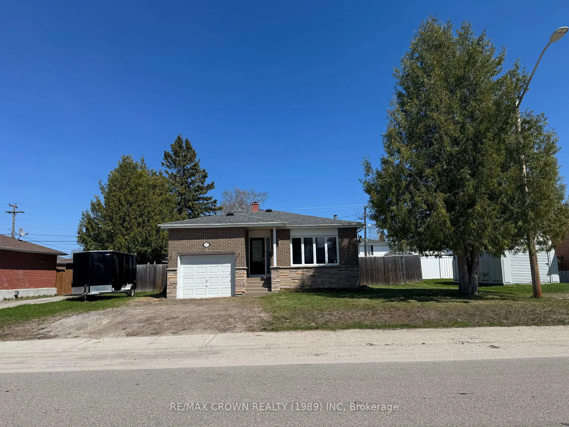 Photo 1 of 27 Ottawa Street, Kapuskasing — HOMEH