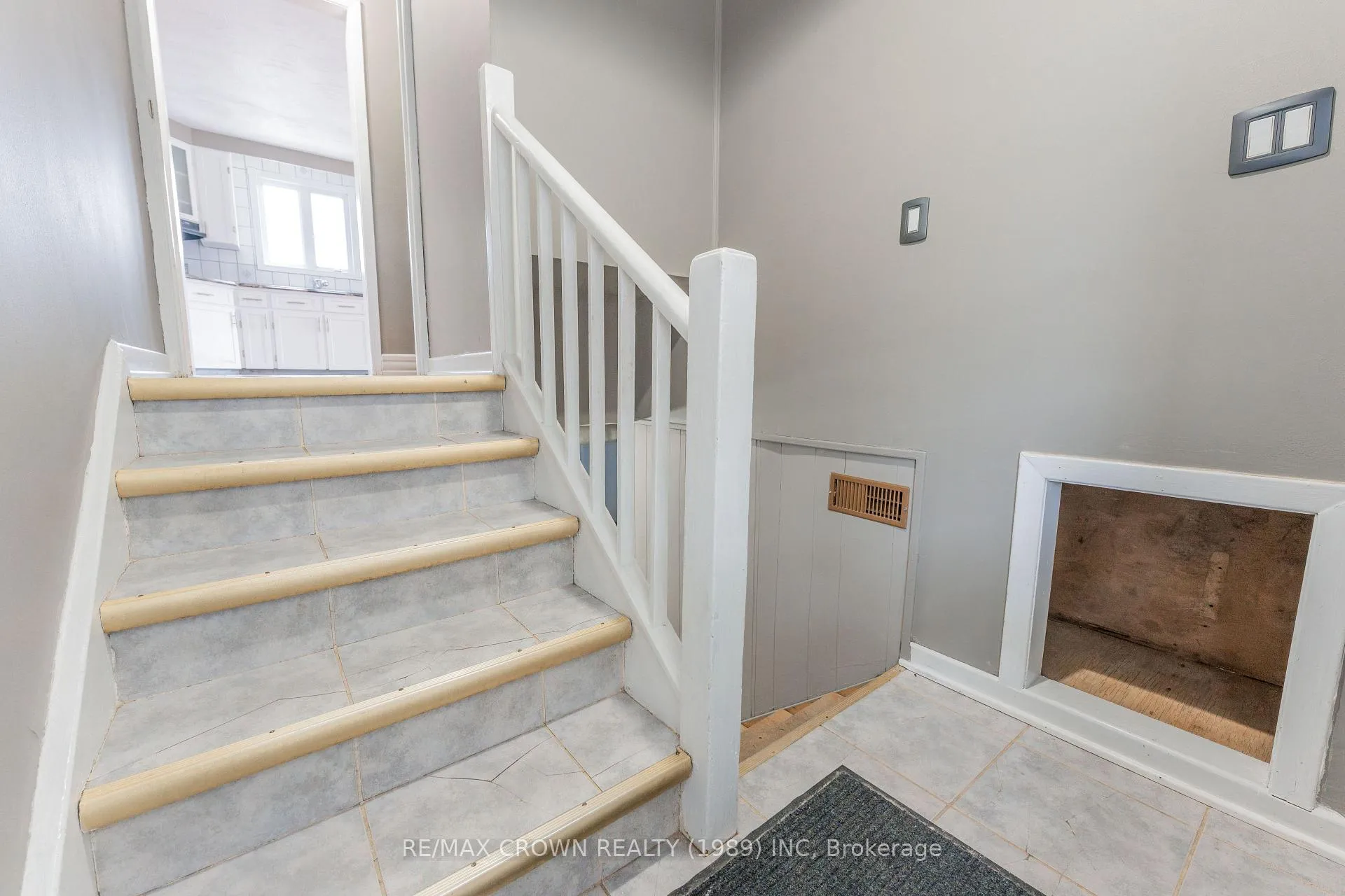 Photo 24 of 27 Ottawa Street, Kapuskasing — HOMEH