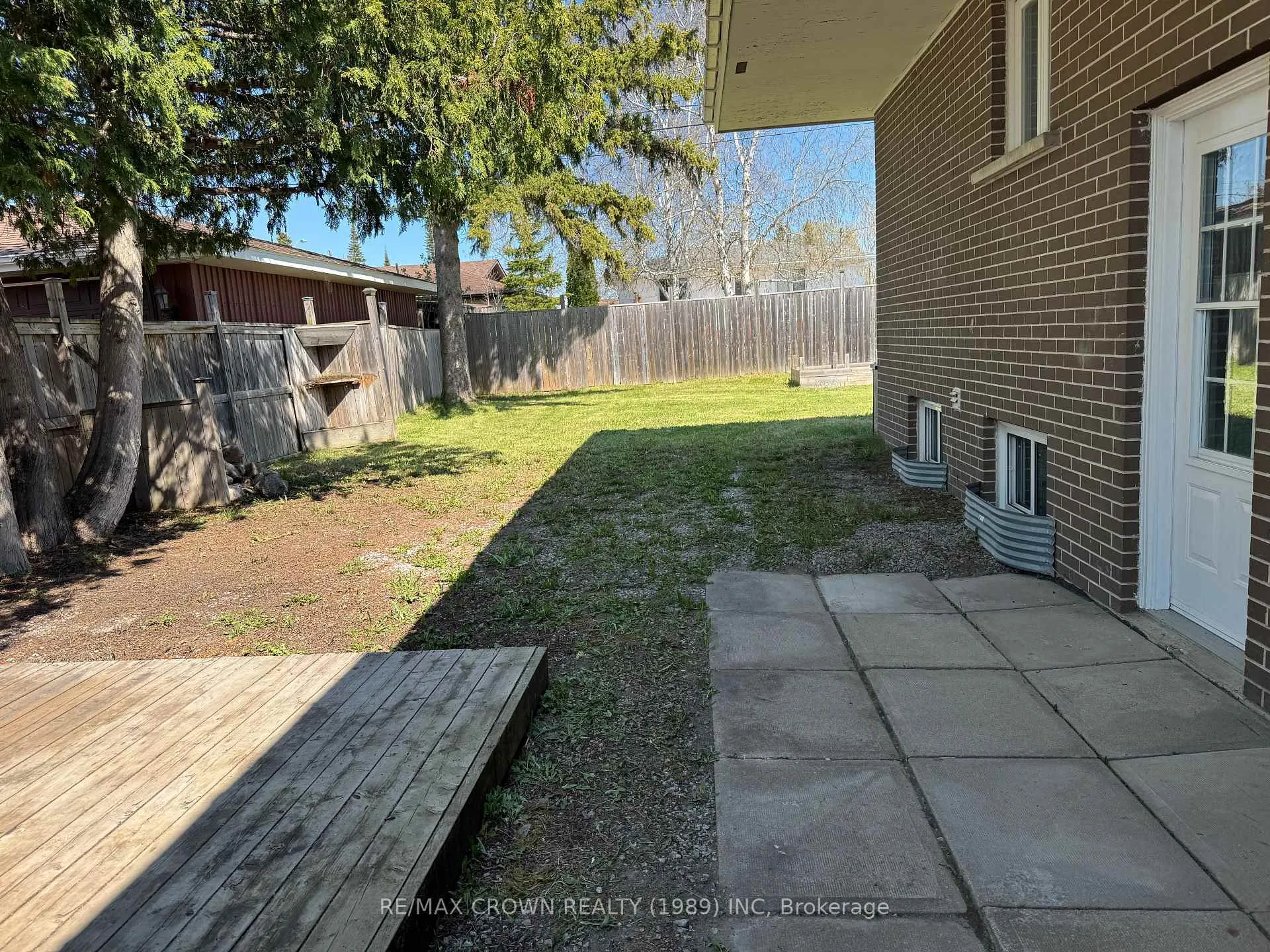 Photo 37 of 27 Ottawa Street, Kapuskasing — HOMEH