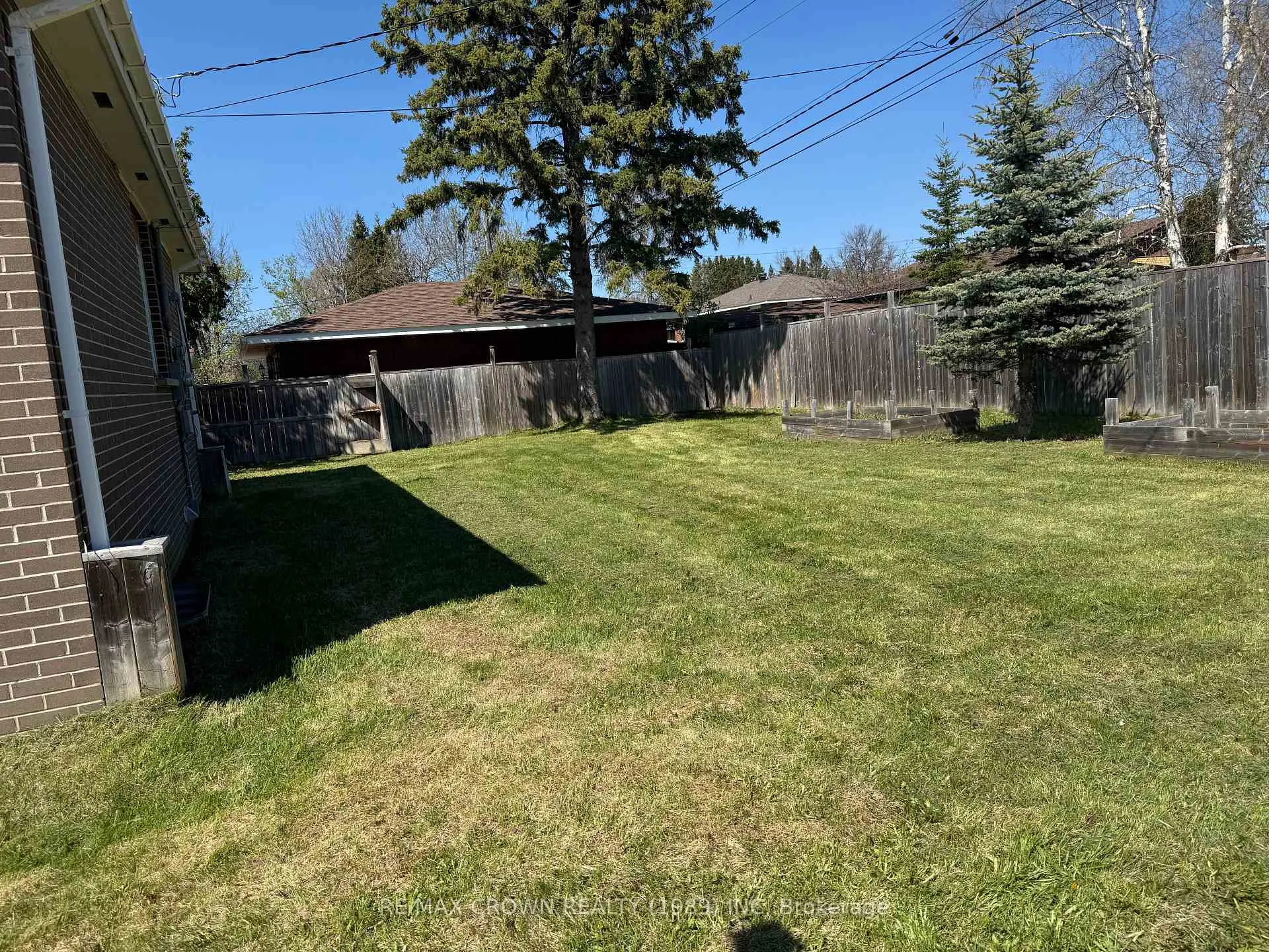 Photo 43 of 27 Ottawa Street, Kapuskasing — HOMEH