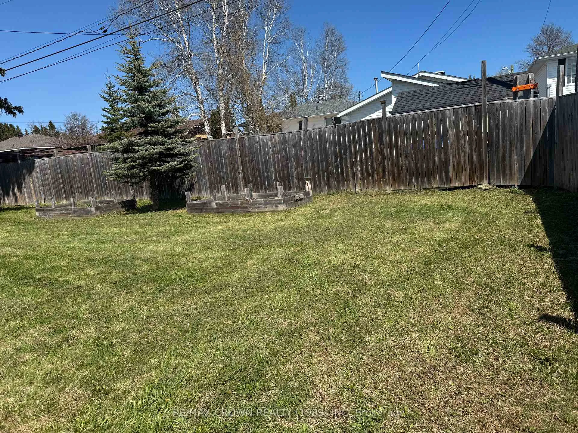Photo 44 of 27 Ottawa Street, Kapuskasing — HOMEH