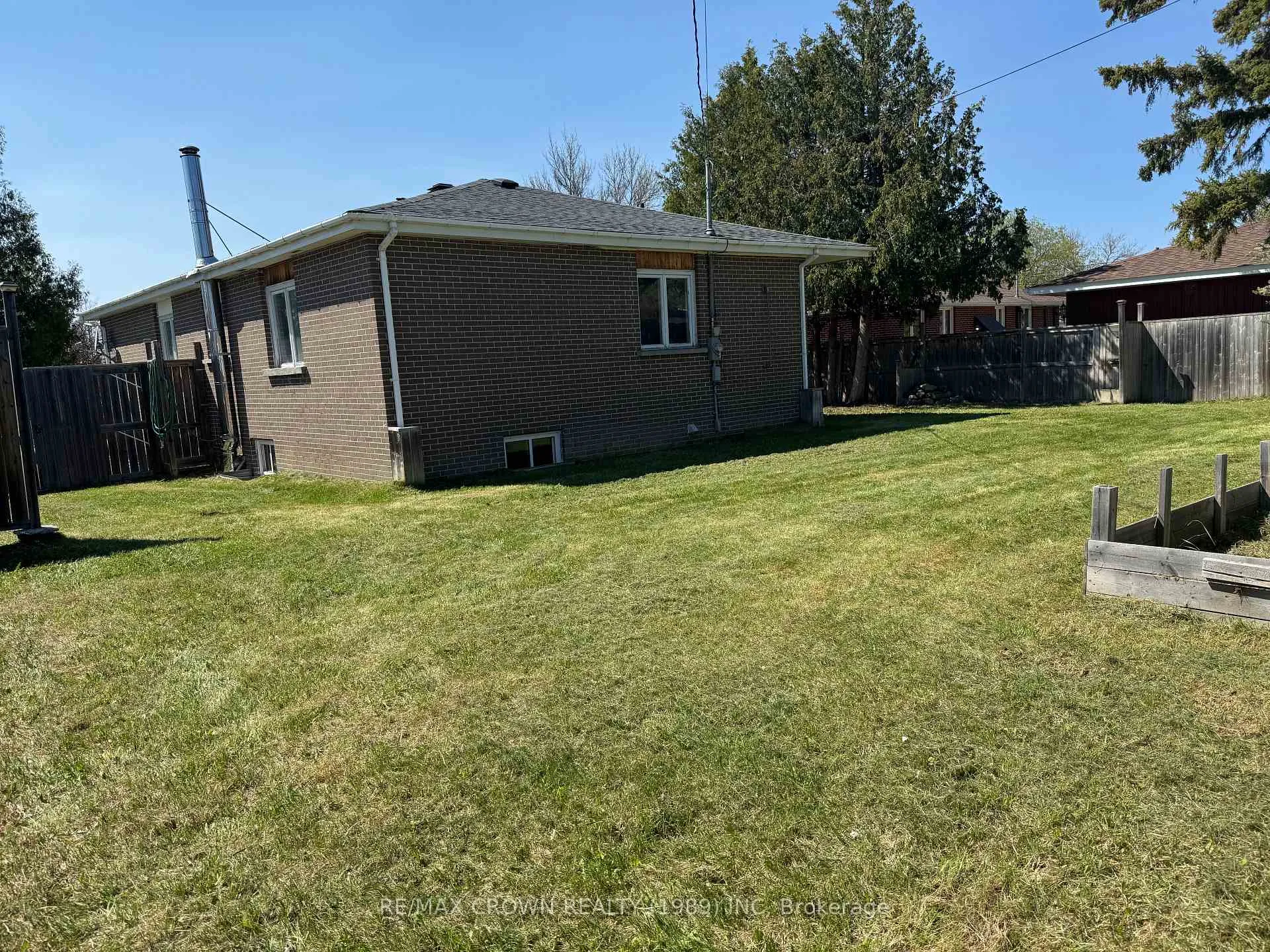 Photo 46 of 27 Ottawa Street, Kapuskasing — HOMEH