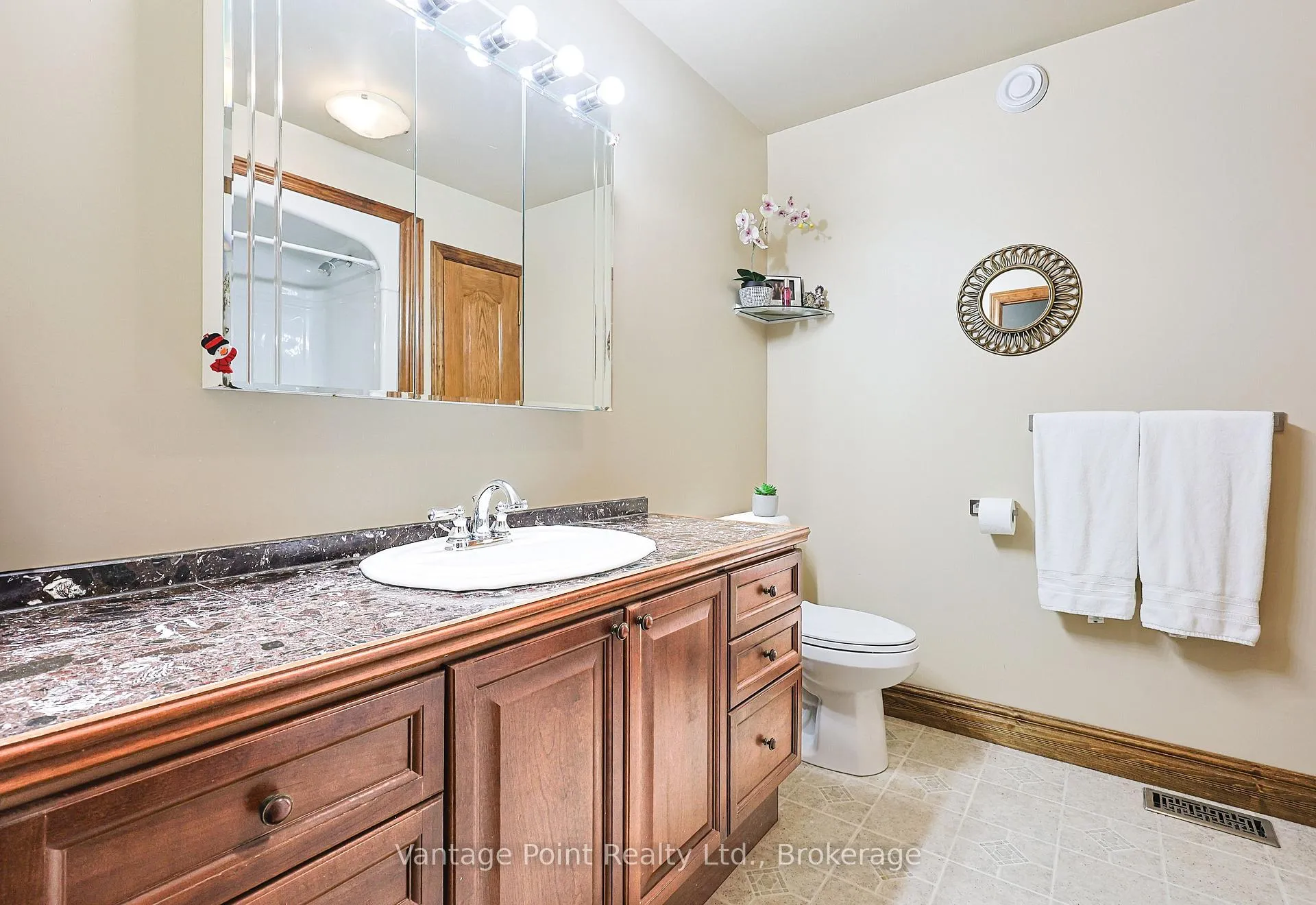 Photo 33 of 776761 10 Highway, Chatsworth — HOMEH