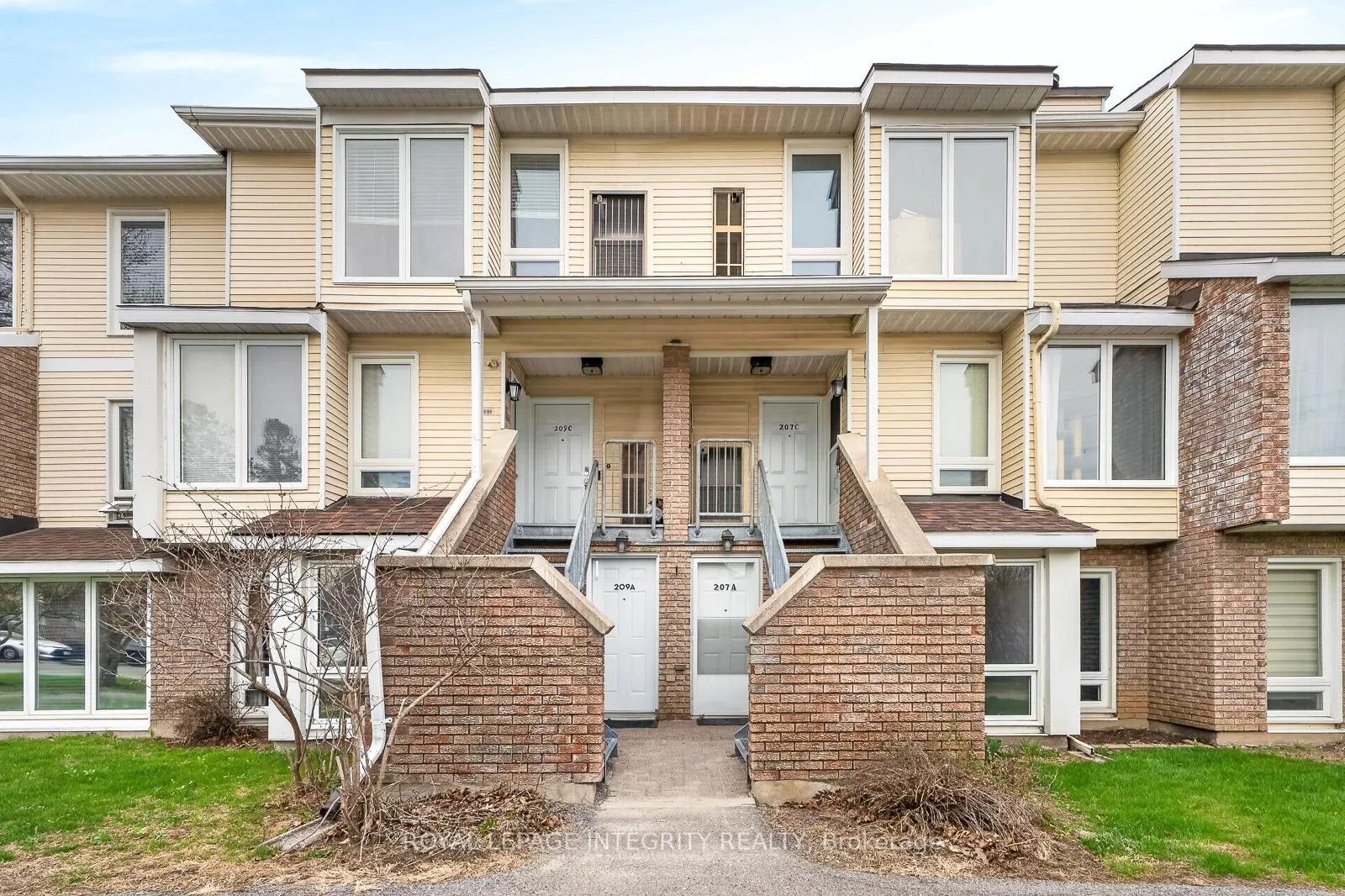 Front of Unit A, 207 Woodfield Drive