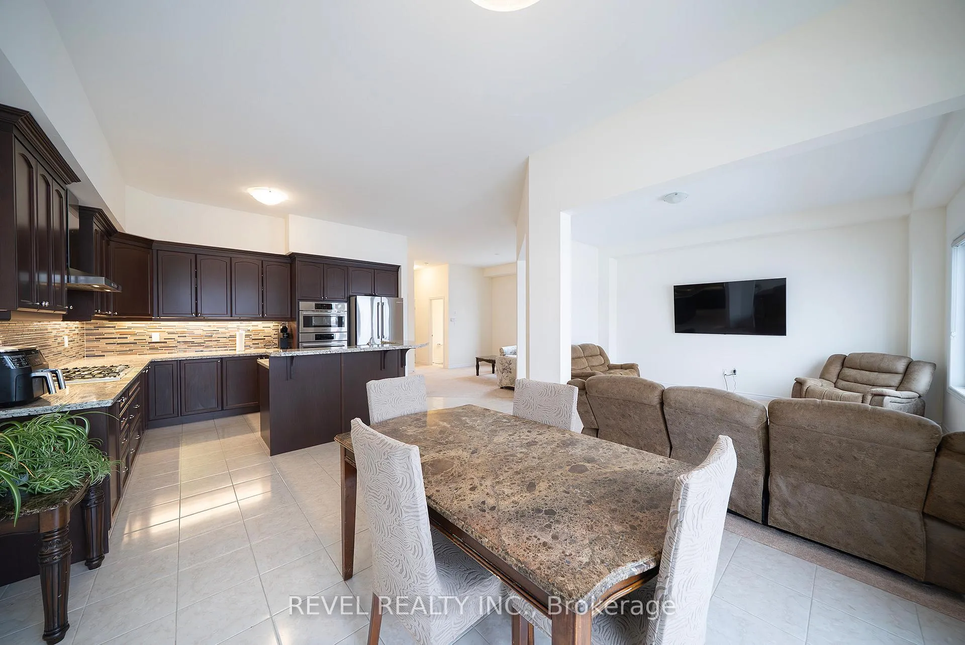 Photo 9 of 90 Hitchman Street, Brant, Paris — HOMEH