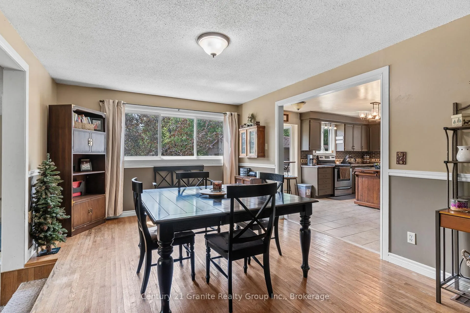Photo 12 of 1037 Kernohan Farm Trail, Minden Hills, Minden — HOMEH