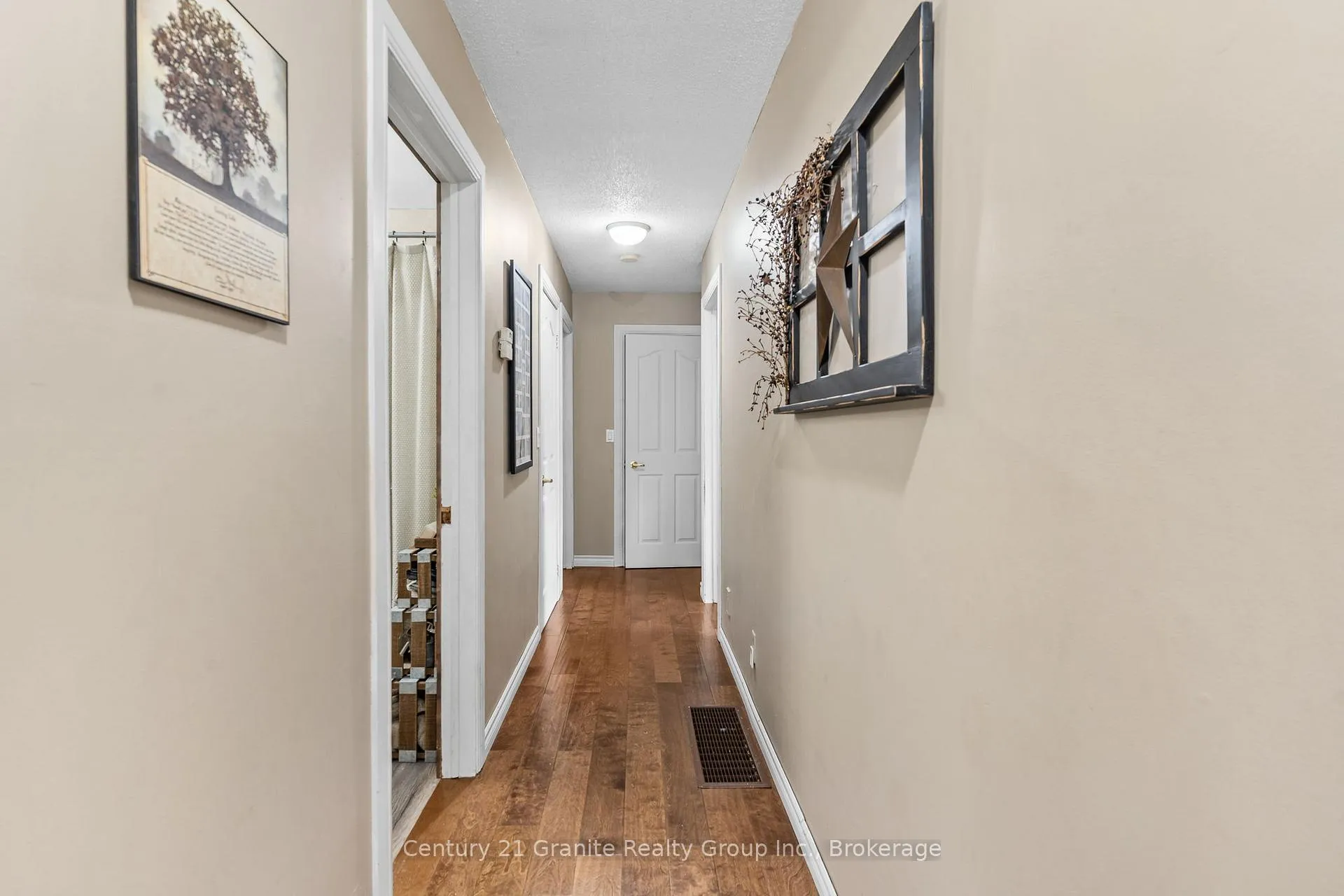 Photo 17 of 1037 Kernohan Farm Trail, Minden Hills, Minden — HOMEH