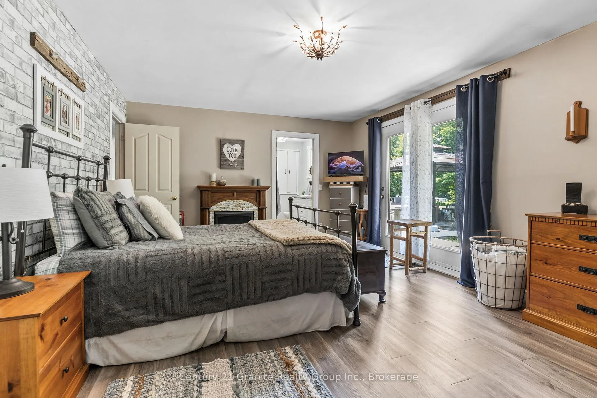Photo 25 of 1037 Kernohan Farm Trail, Minden Hills, Minden — HOMEH