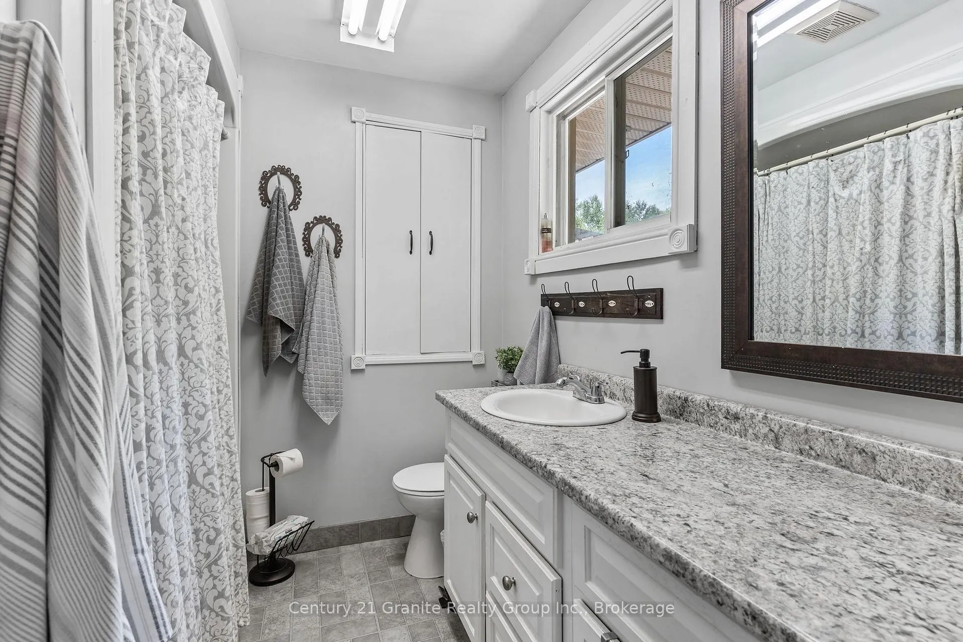 Photo 28 of 1037 Kernohan Farm Trail, Minden Hills, Minden — HOMEH