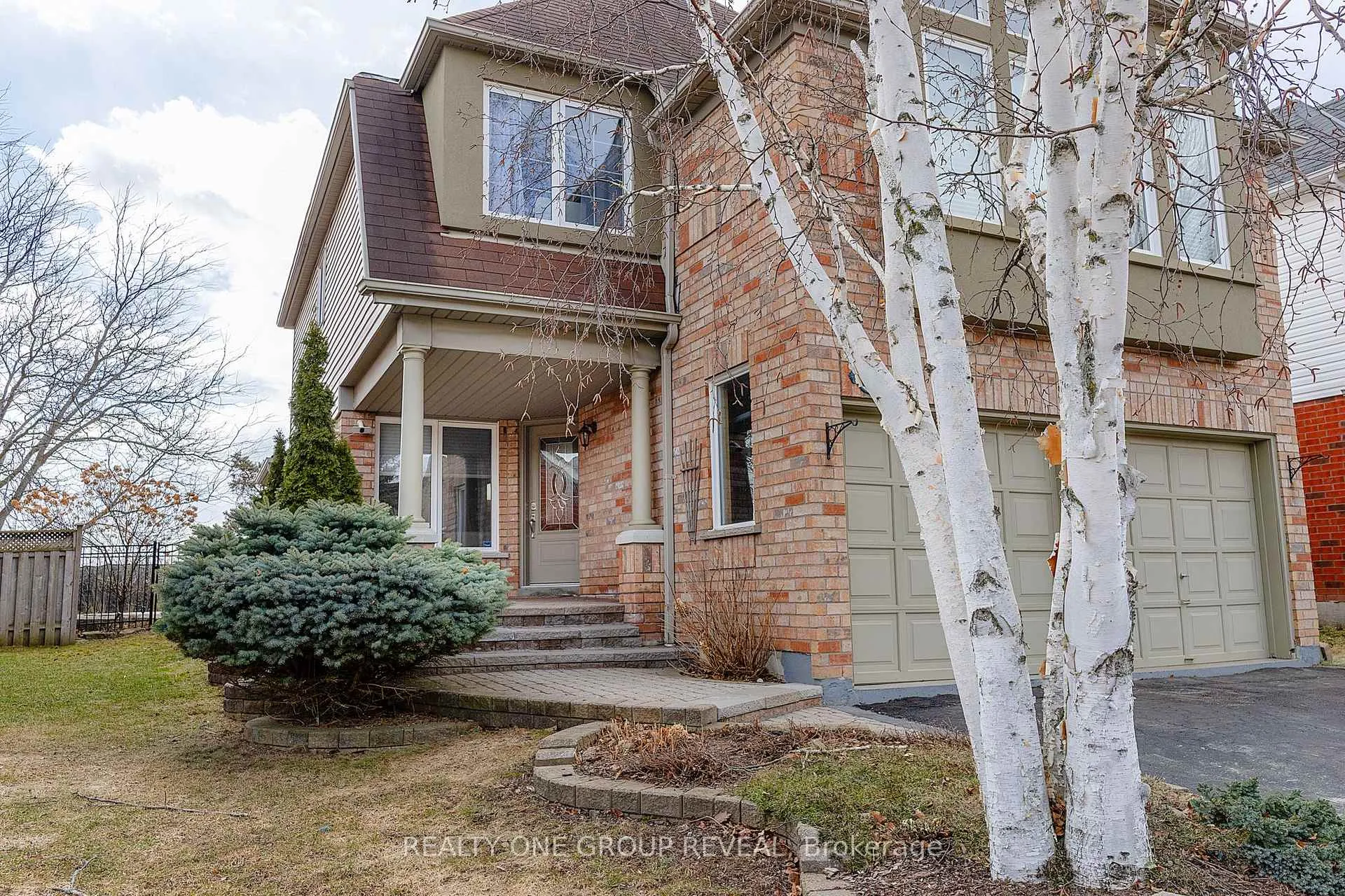 Photo 2 of 37 Wetherburn Drive, Whitby, Williamsburg — HOMEH