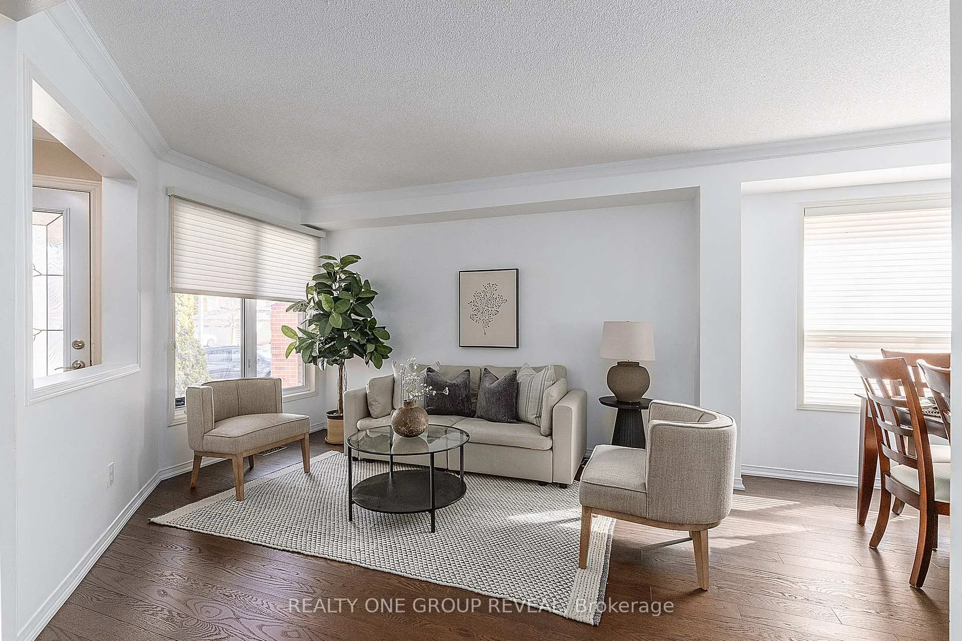 Photo 3 of 37 Wetherburn Drive, Whitby, Williamsburg — HOMEH