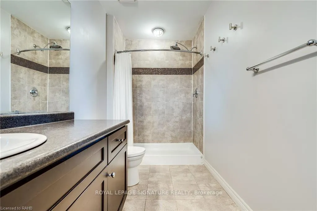 Photo 18 of 8 Blue Ribbon Way, Hamilton, Binbrook — HOMEH