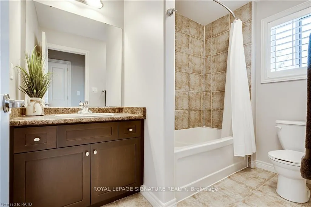 Photo 20 of 8 Blue Ribbon Way, Hamilton, Binbrook — HOMEH