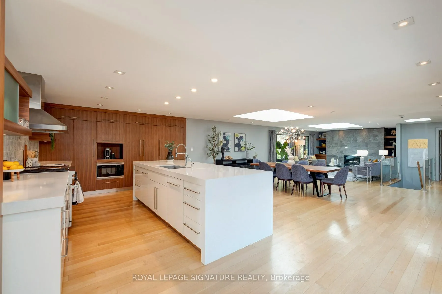 Photo 4 of 185 Morrison Road, Oakville, Morrison — HOMEH