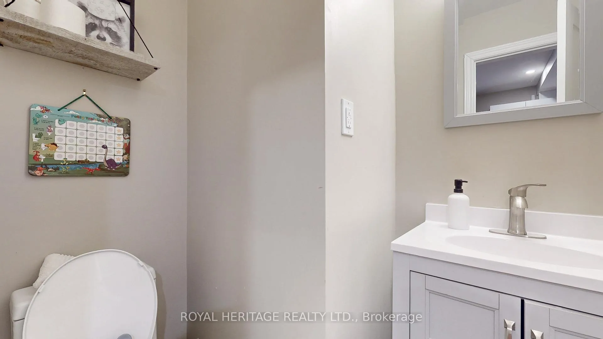 Photo 5 of Unit 3, 100 Cromwell Avenue, Oshawa, Vanier — HOMEH