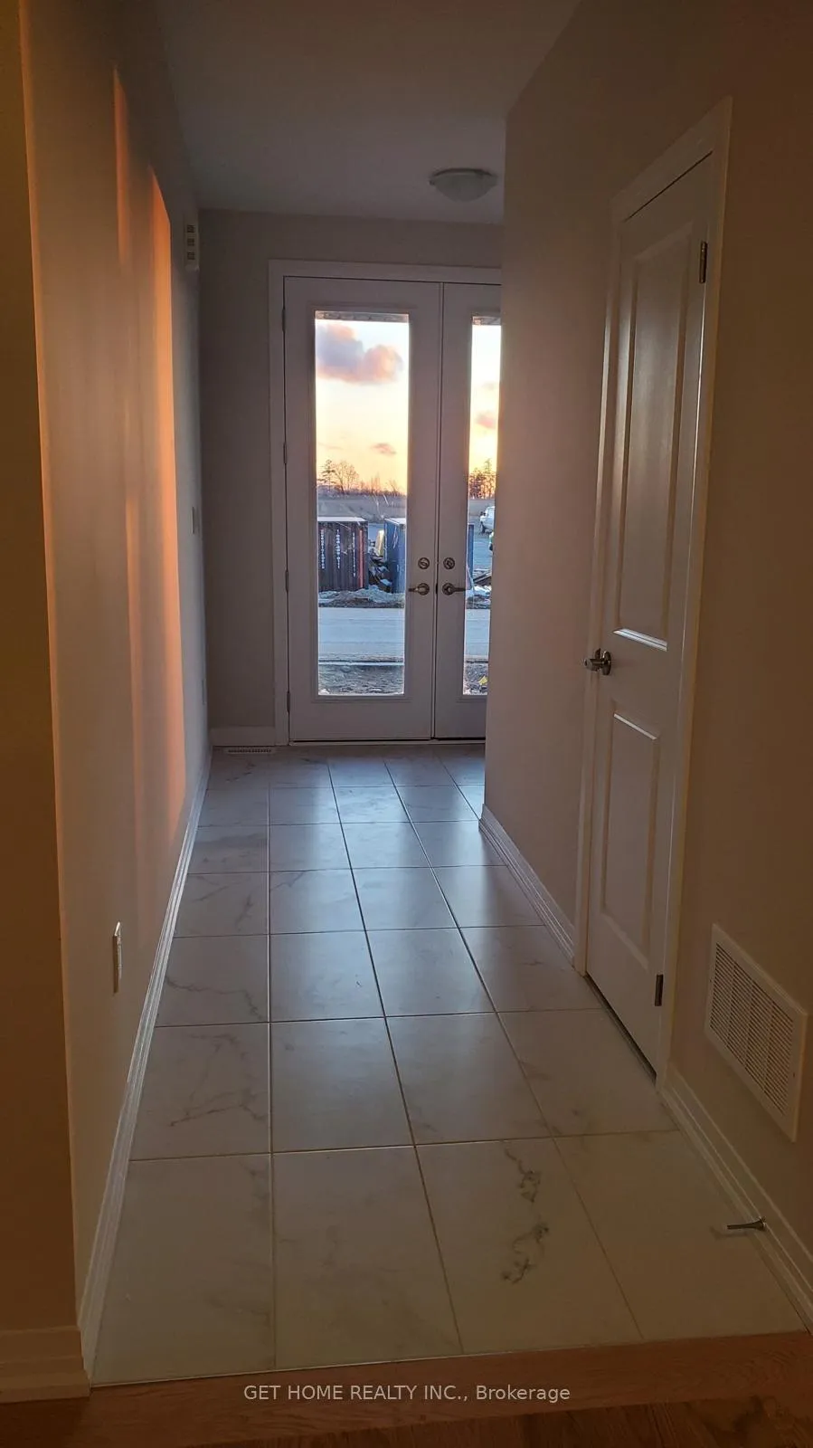 Photo 4 of 278 Newman Drive, Cambridge — HOMEH
