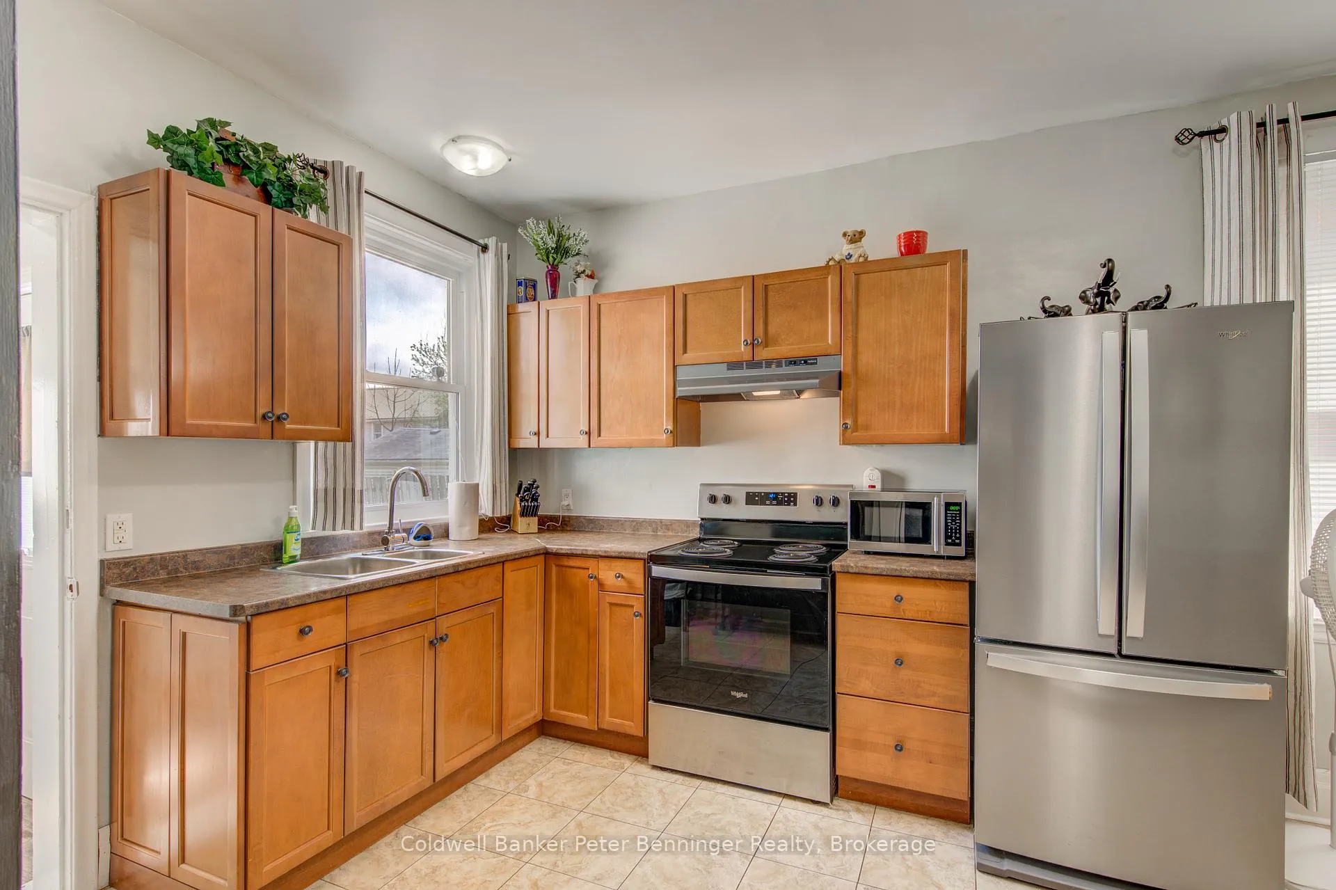Photo 11 of 55 East Street, St. Thomas — HOMEH