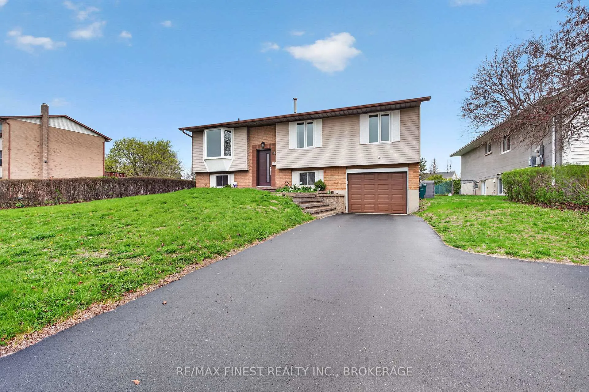 Photo 1 of 15 Point St Mark Drive, Kingston, Kingston East (Incl Barret Crt) — HOMEH