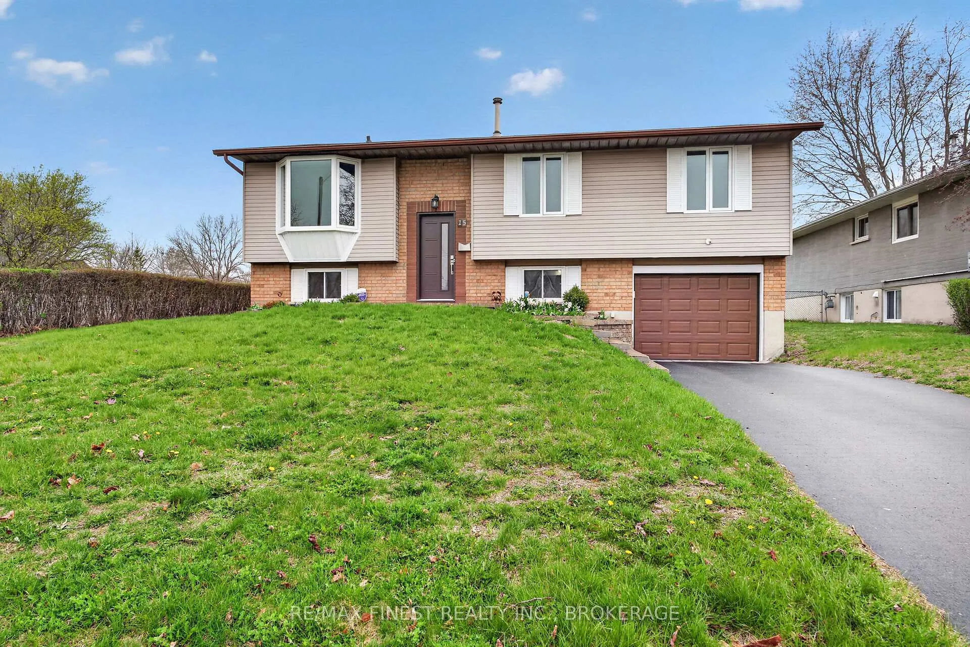 Photo 4 of 15 Point St Mark Drive, Kingston, Kingston East (Incl Barret Crt) — HOMEH
