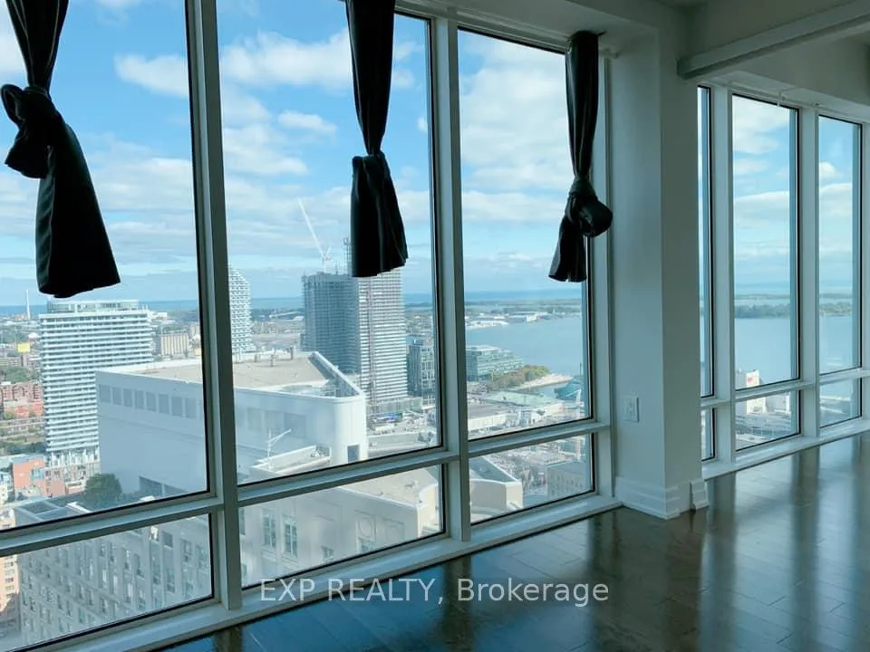 Photo 4 of Unit 3611, 8 The Esplanade, Toronto, Waterfront Communities — HOMEH