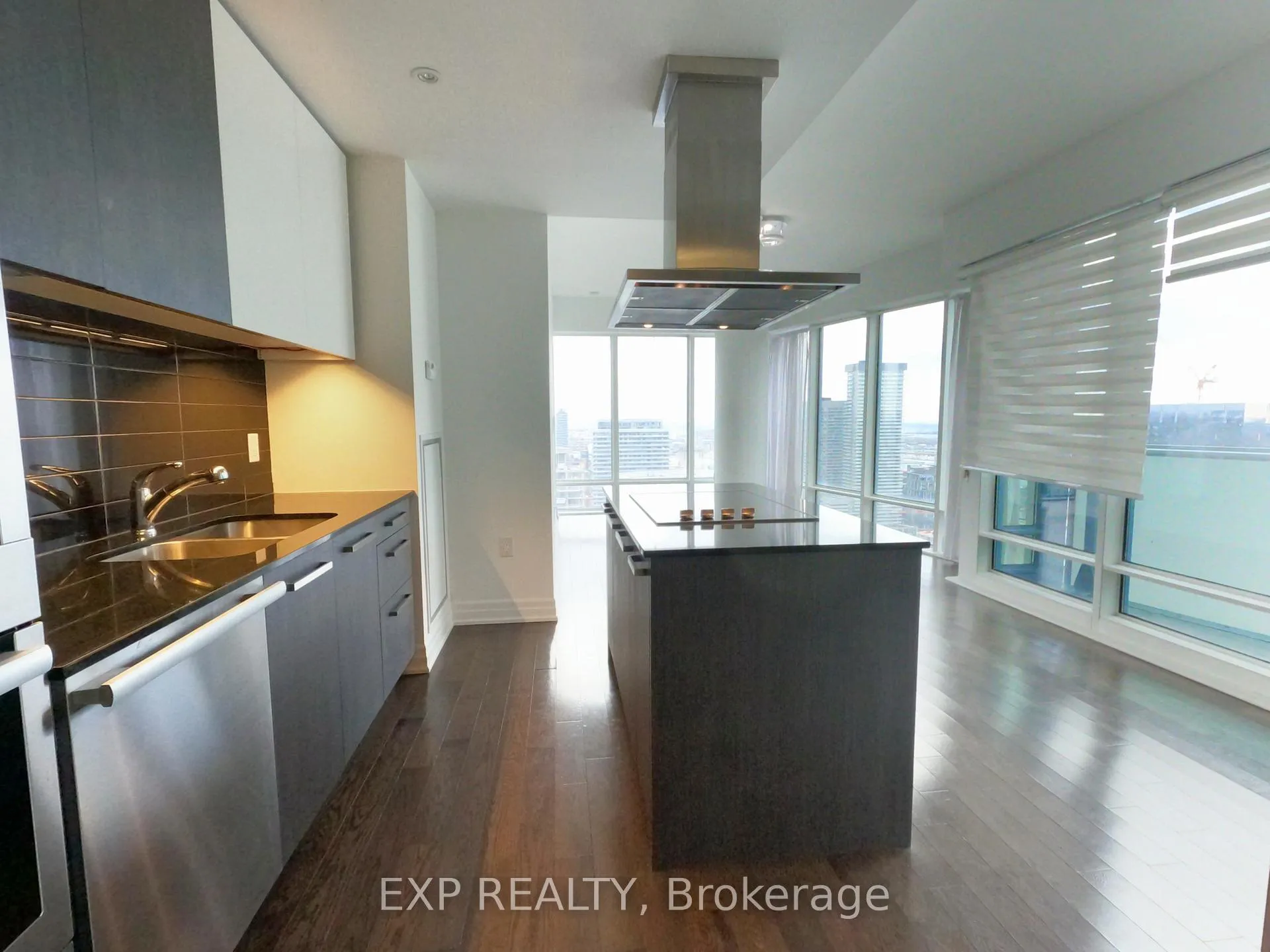 Photo 8 of Unit 3611, 8 The Esplanade, Toronto, Waterfront Communities — HOMEH