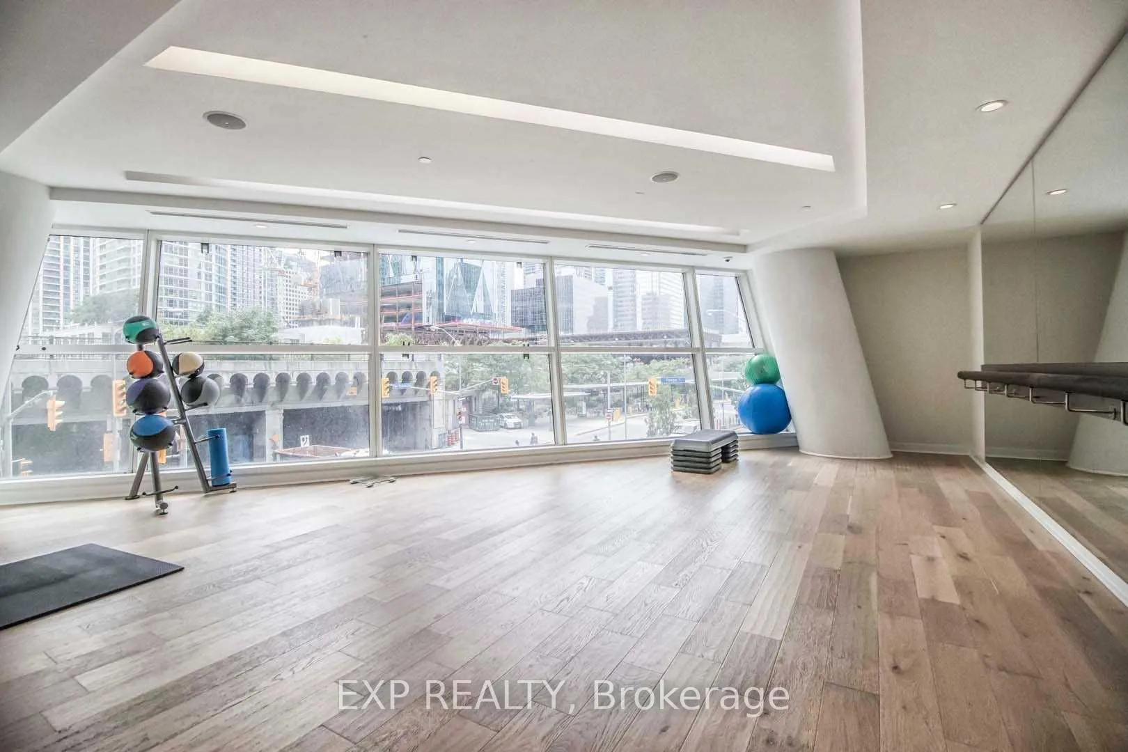 Photo 22 of Unit 3611, 8 The Esplanade, Toronto, Waterfront Communities — HOMEH