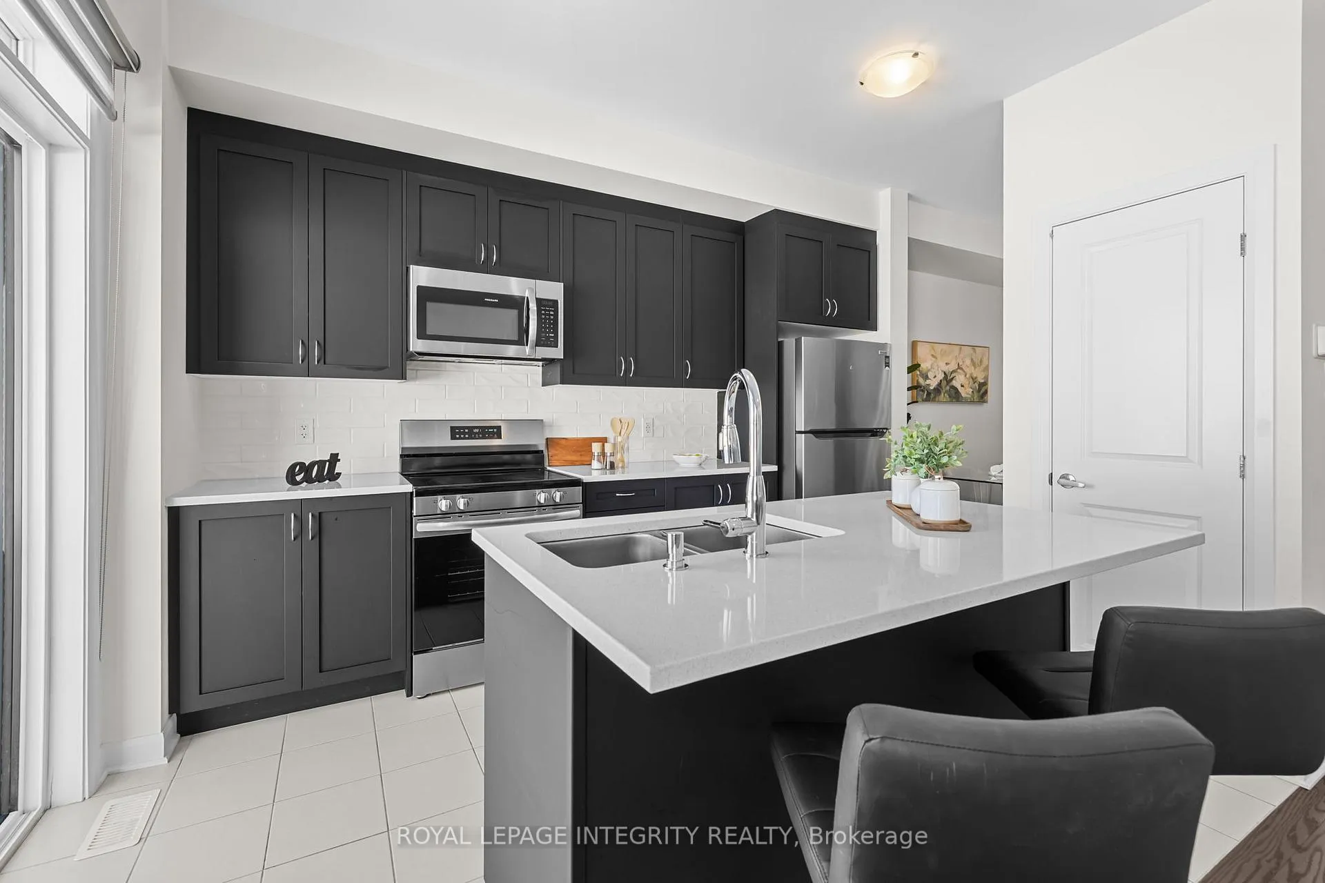 Photo 12 of 166 Invention Boulevard, Ottawa, Kanata - Morgan's Grant/South March — HOMEH