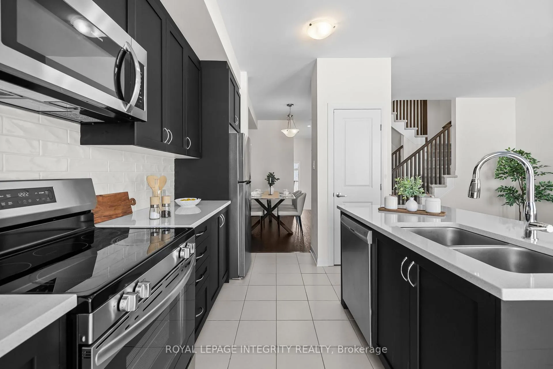 Photo 14 of 166 Invention Boulevard, Ottawa, Kanata - Morgan's Grant/South March — HOMEH