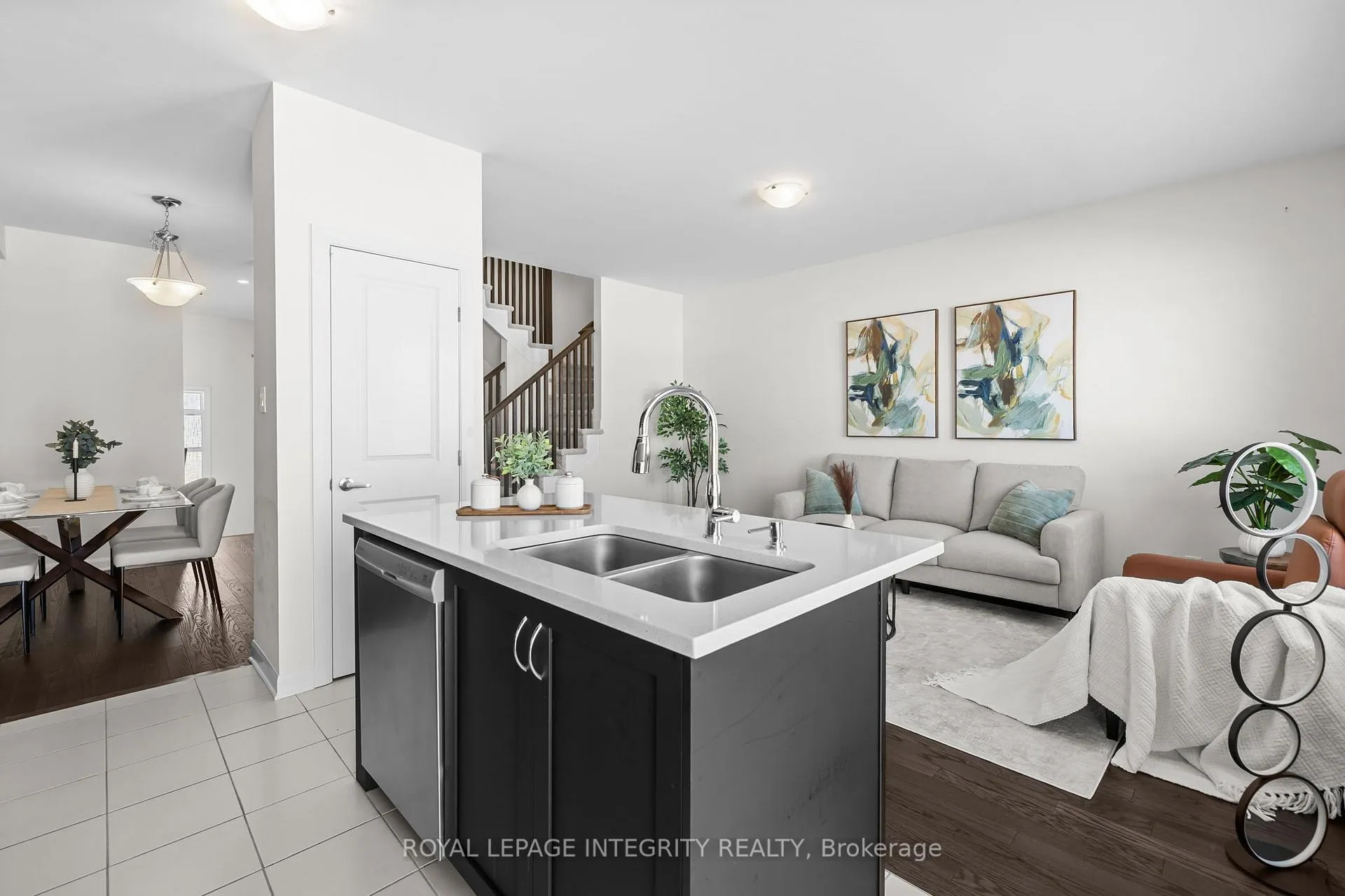 Photo 15 of 166 Invention Boulevard, Ottawa, Kanata - Morgan's Grant/South March — HOMEH