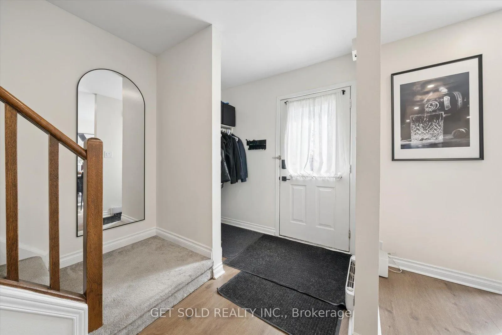 Photo 5 of Unit 4, 2 Cedar Drive, Orangeville — HOMEH