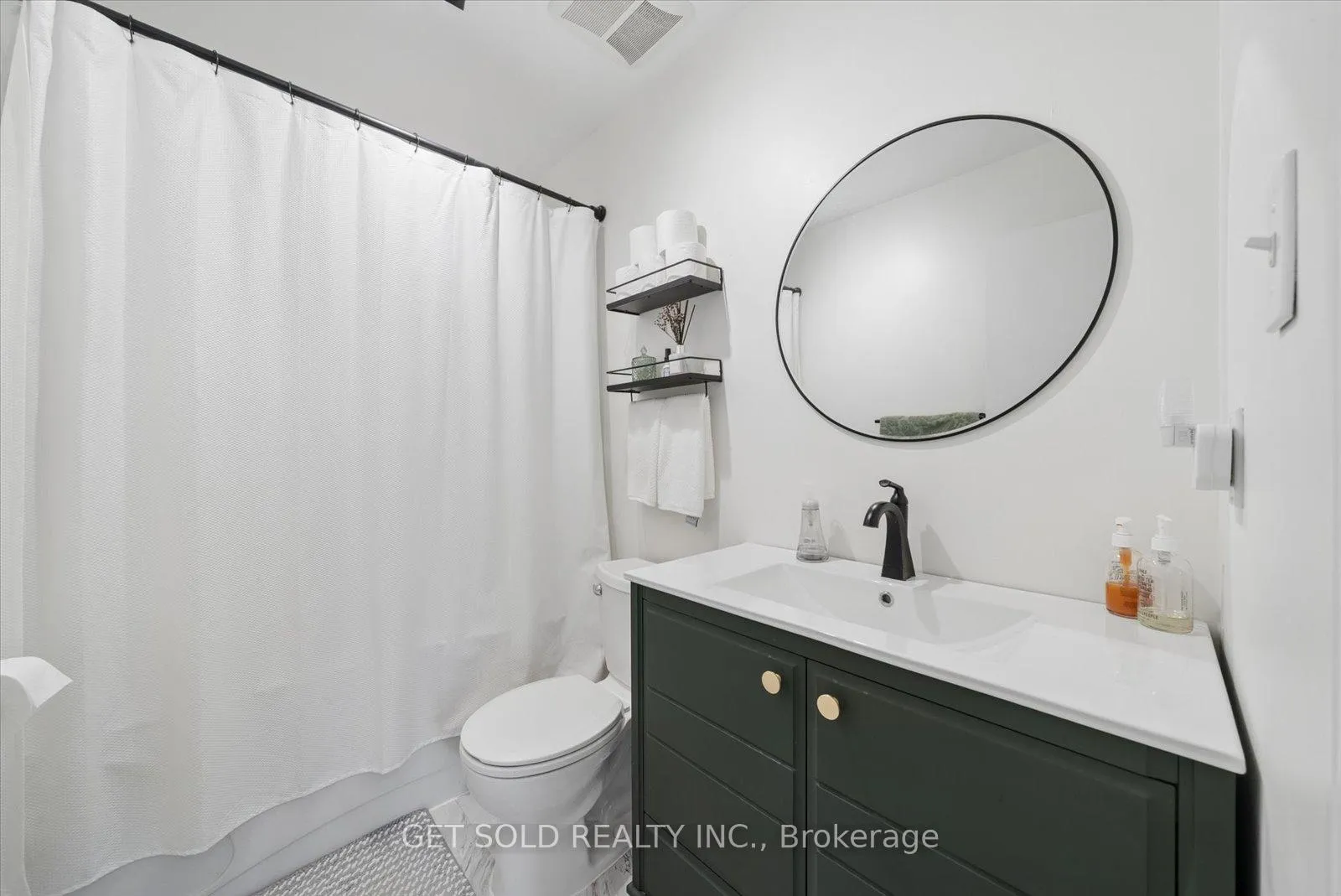 Photo 21 of Unit 4, 2 Cedar Drive, Orangeville — HOMEH