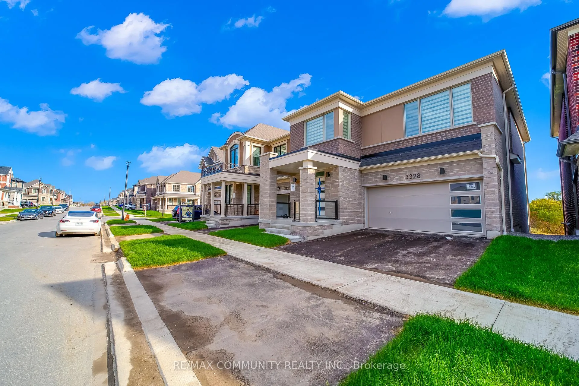 Photo 2 of 3328 Marchington Square, Pickering, Rural Pickering — HOMEH