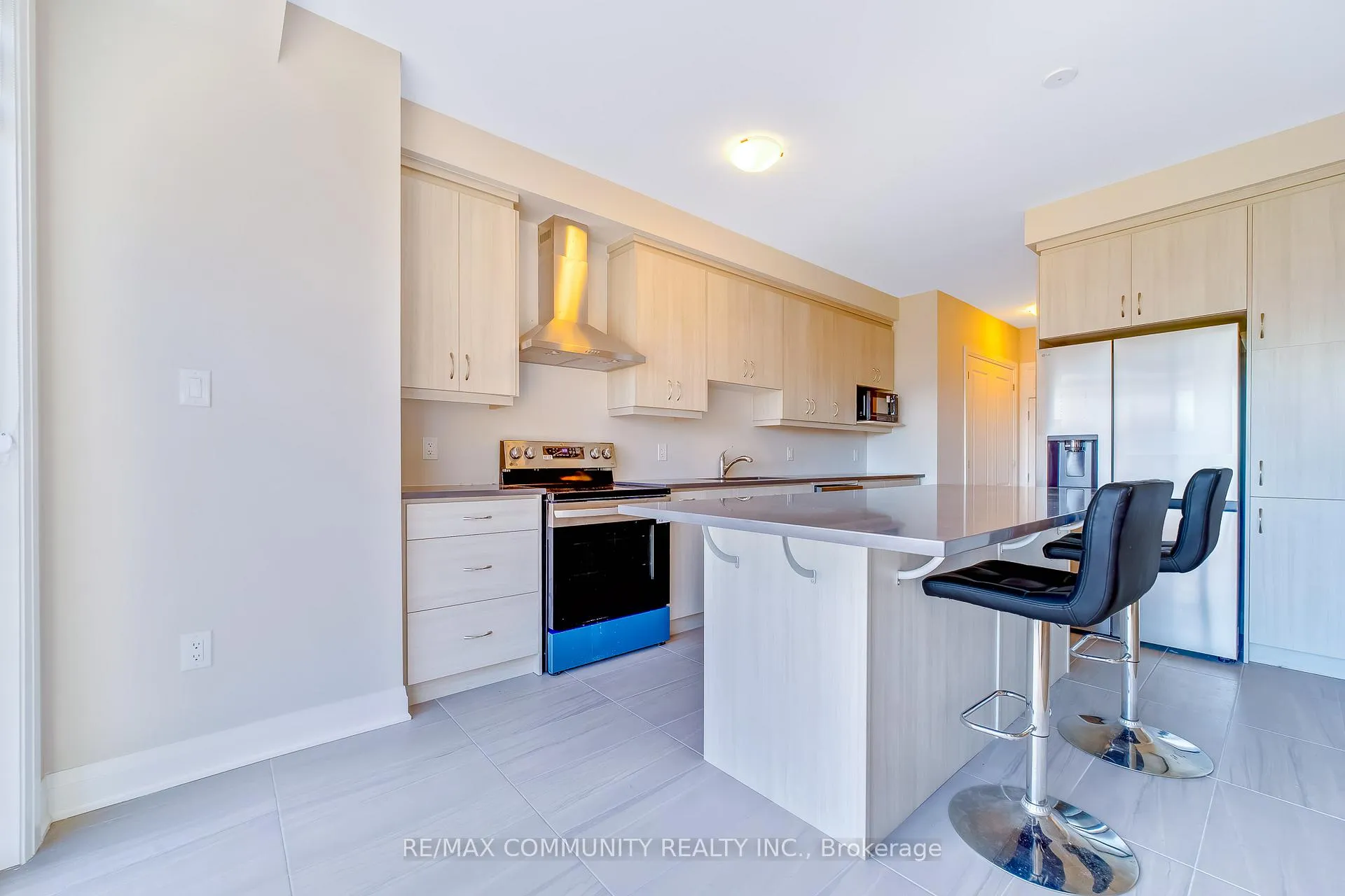 Photo 12 of 3328 Marchington Square, Pickering, Rural Pickering — HOMEH